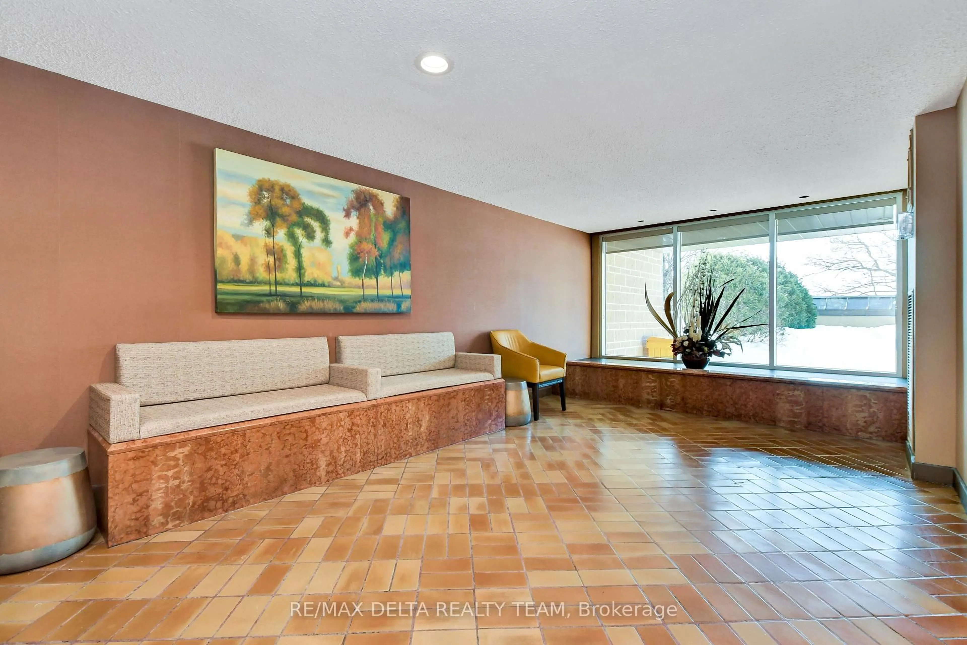 Lobby for 555 Brittany Dr #1001, Ottawa Ontario K1K 4C5