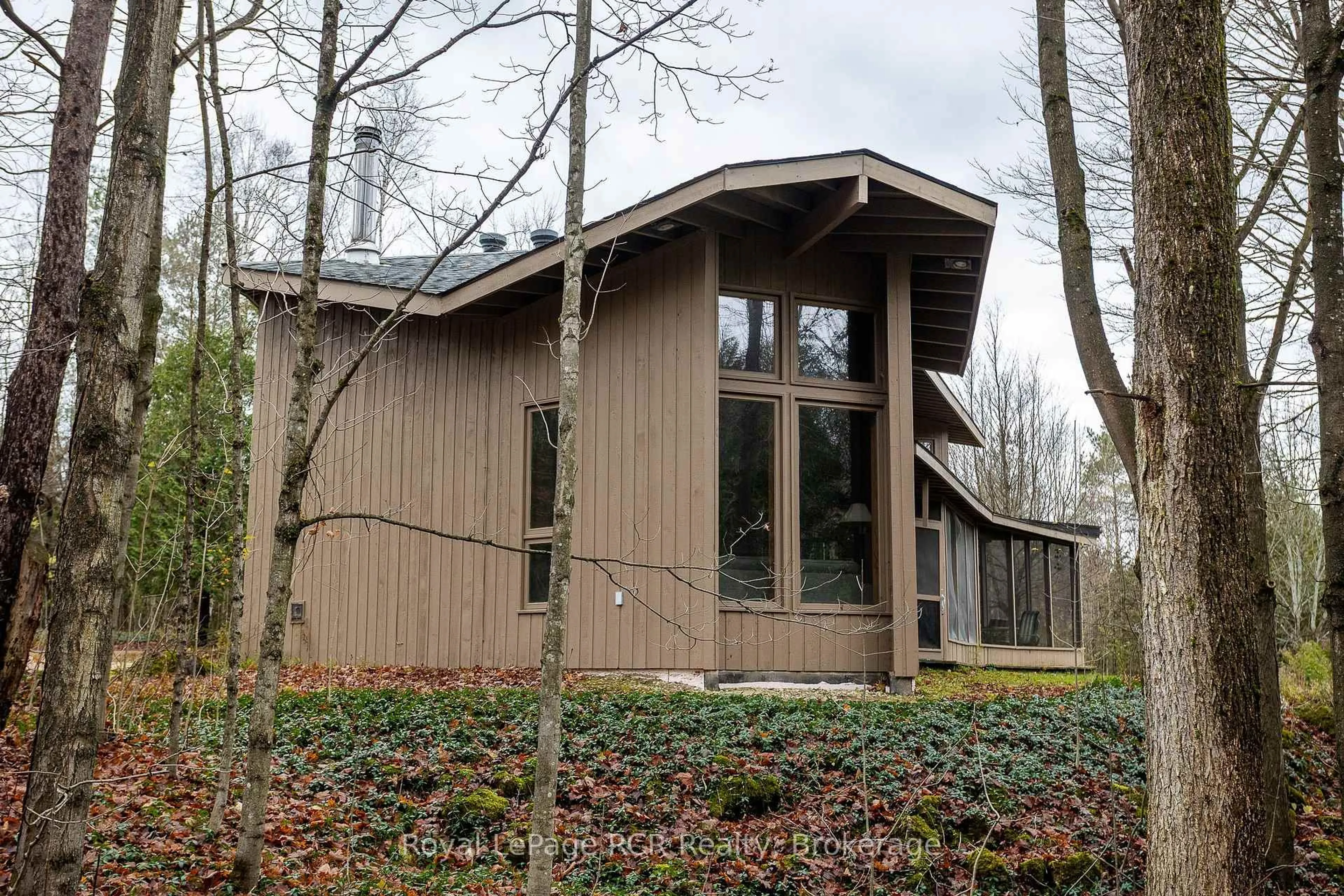 Home with vinyl exterior material, building for 603391 Lime Kiln Rd, Chatsworth Ontario N0H 1R0