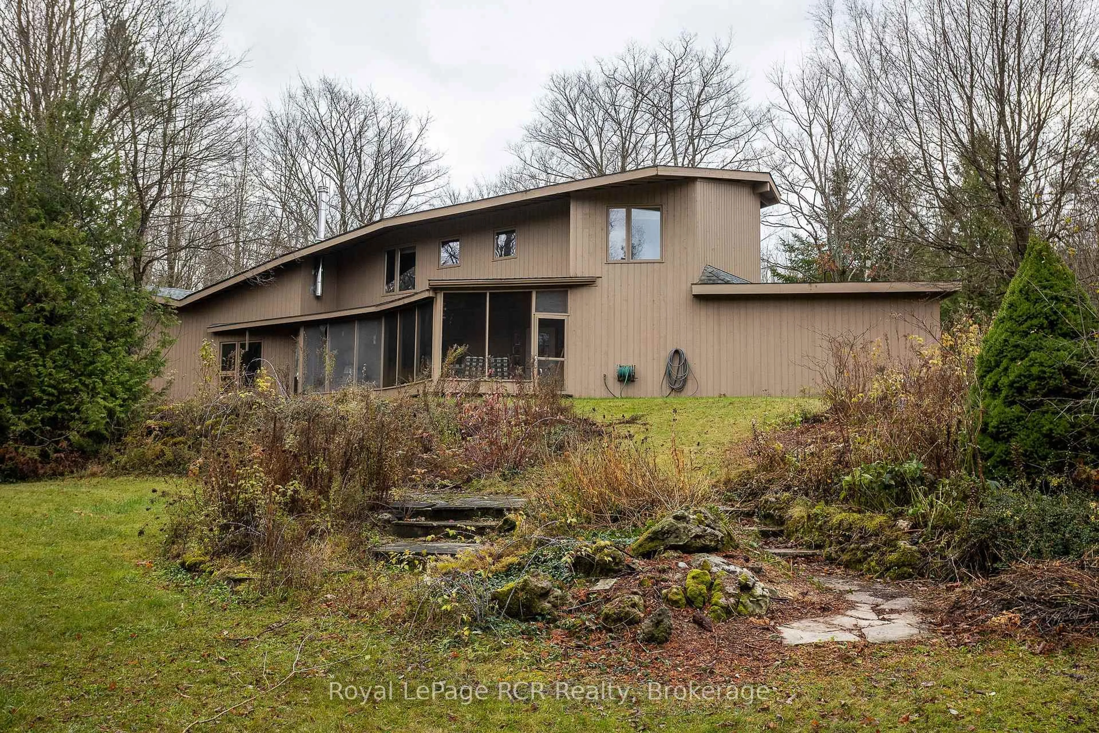 A pic from outside/outdoor area/front of a property/back of a property/a pic from drone, unknown for 603391 Lime Kiln Rd, Chatsworth Ontario N0H 1R0