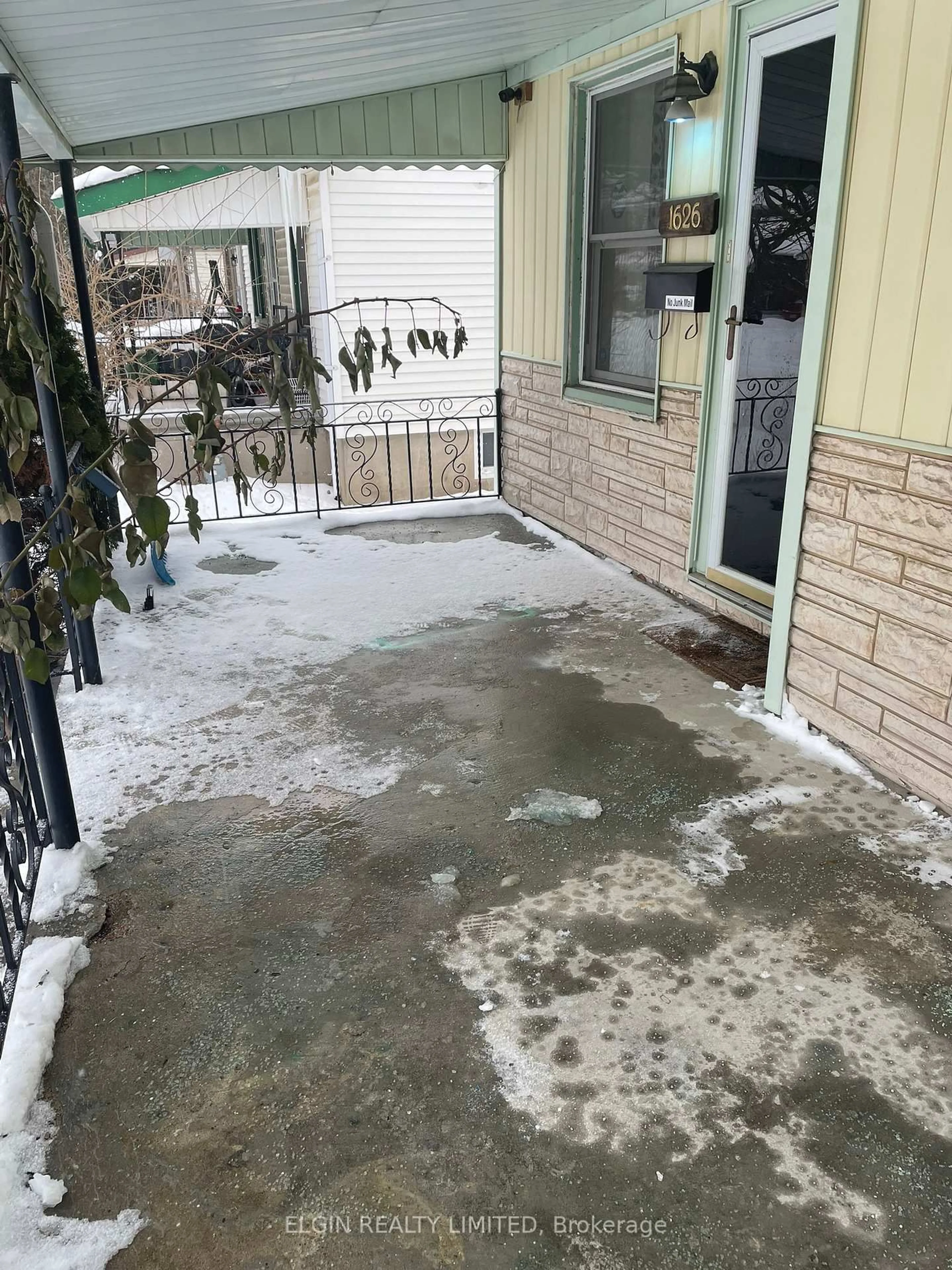 Patio, street for 1626 Churchill Ave, London East Ontario N5W 2K9