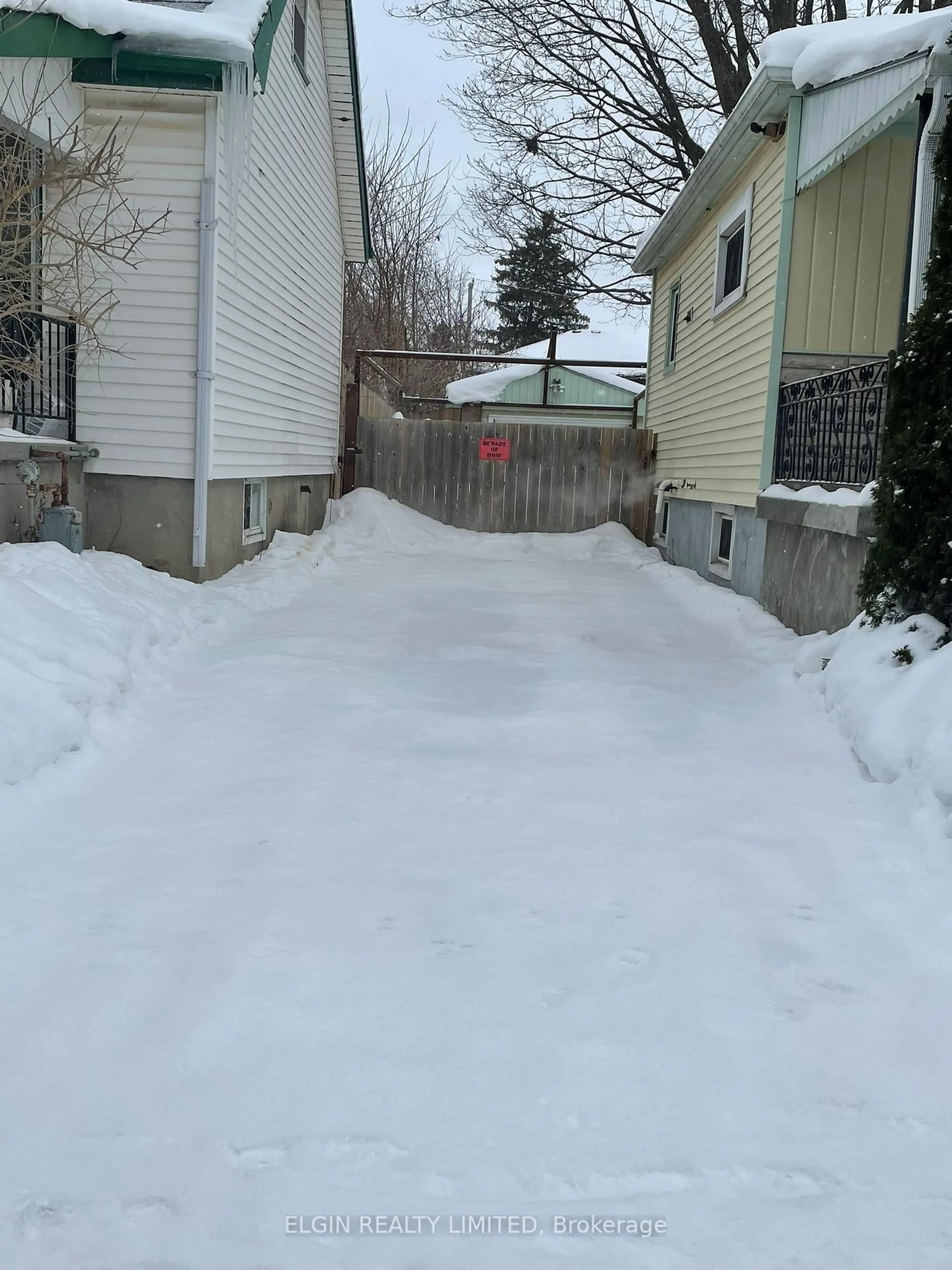 Unknown for 1626 Churchill Ave, London East Ontario N5W 2K9