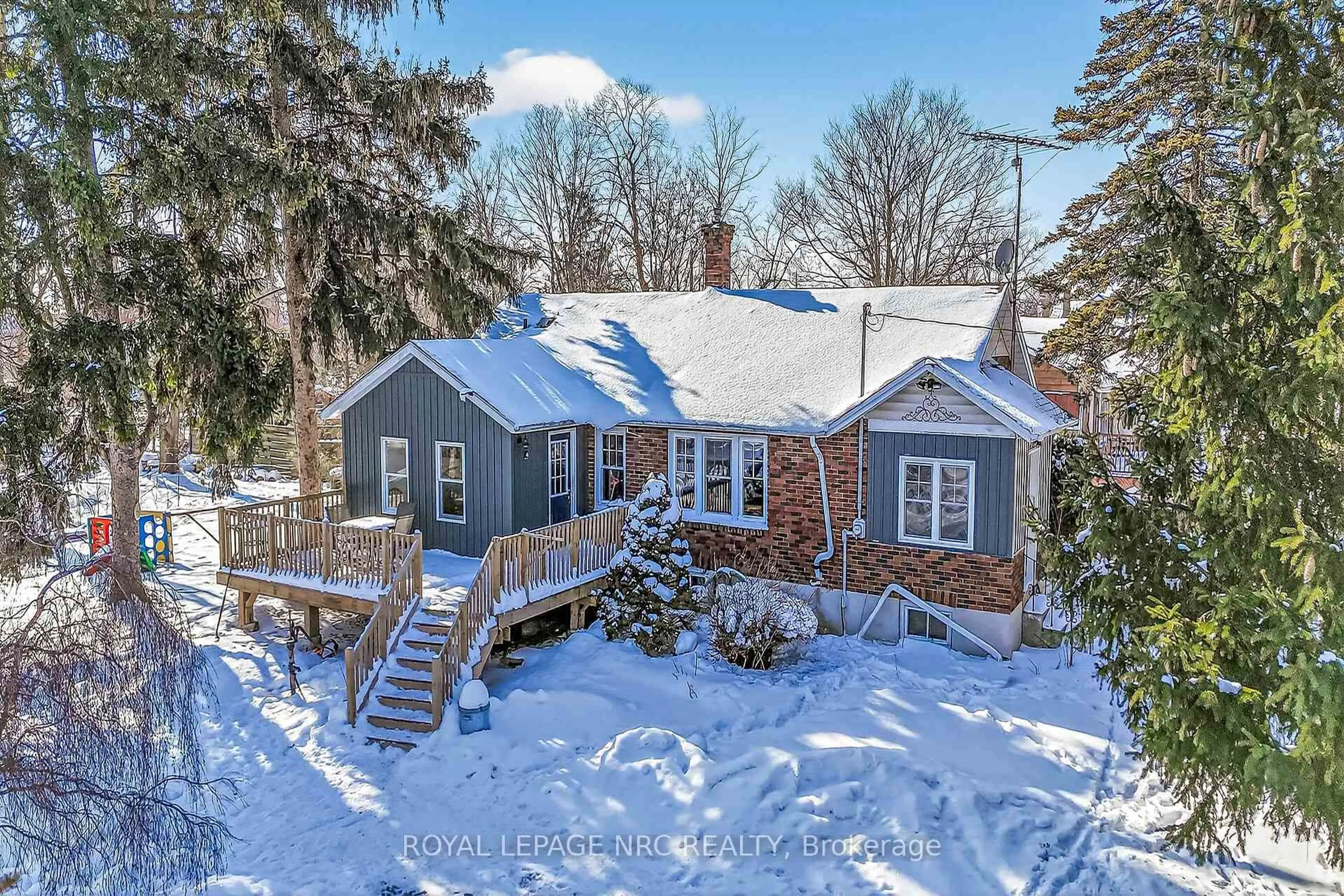 A pic from outside/outdoor area/front of a property/back of a property/a pic from drone, street for 41937 Feeder Rd, Wainfleet Ontario L0S 1V0