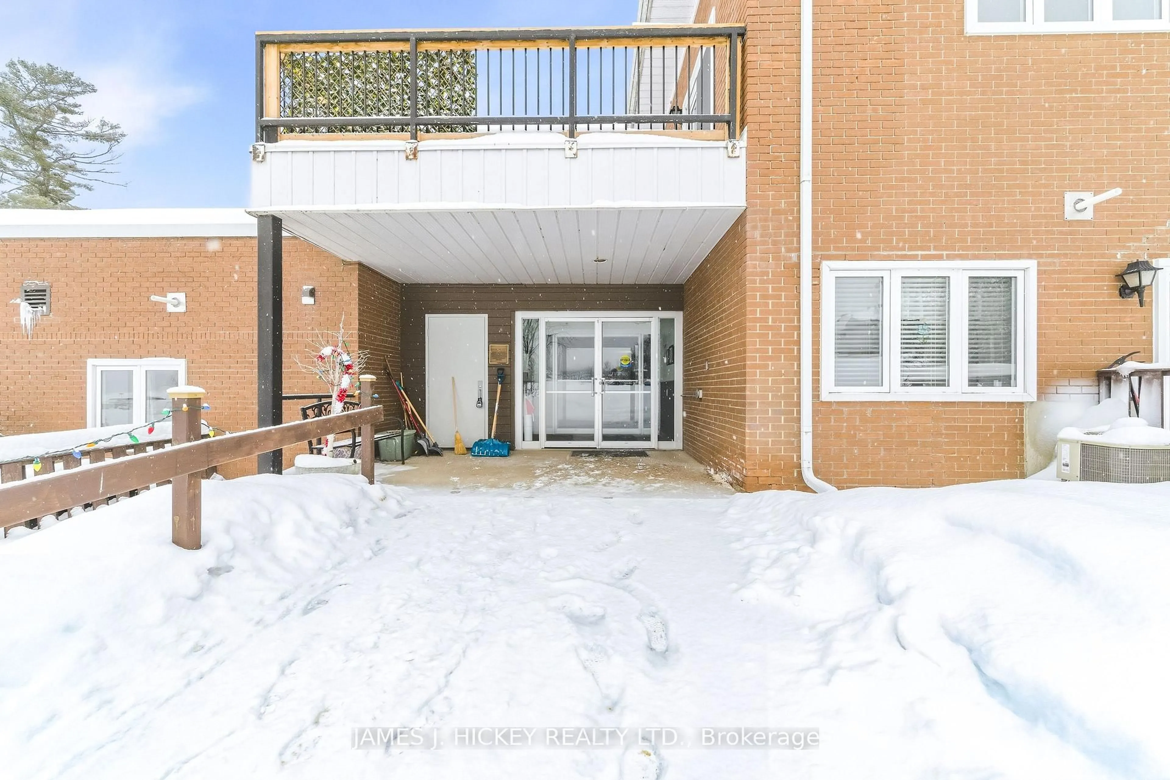 Patio, unknown for 1 Brockhouse Way #201, Deep River Ontario K0J 1P0