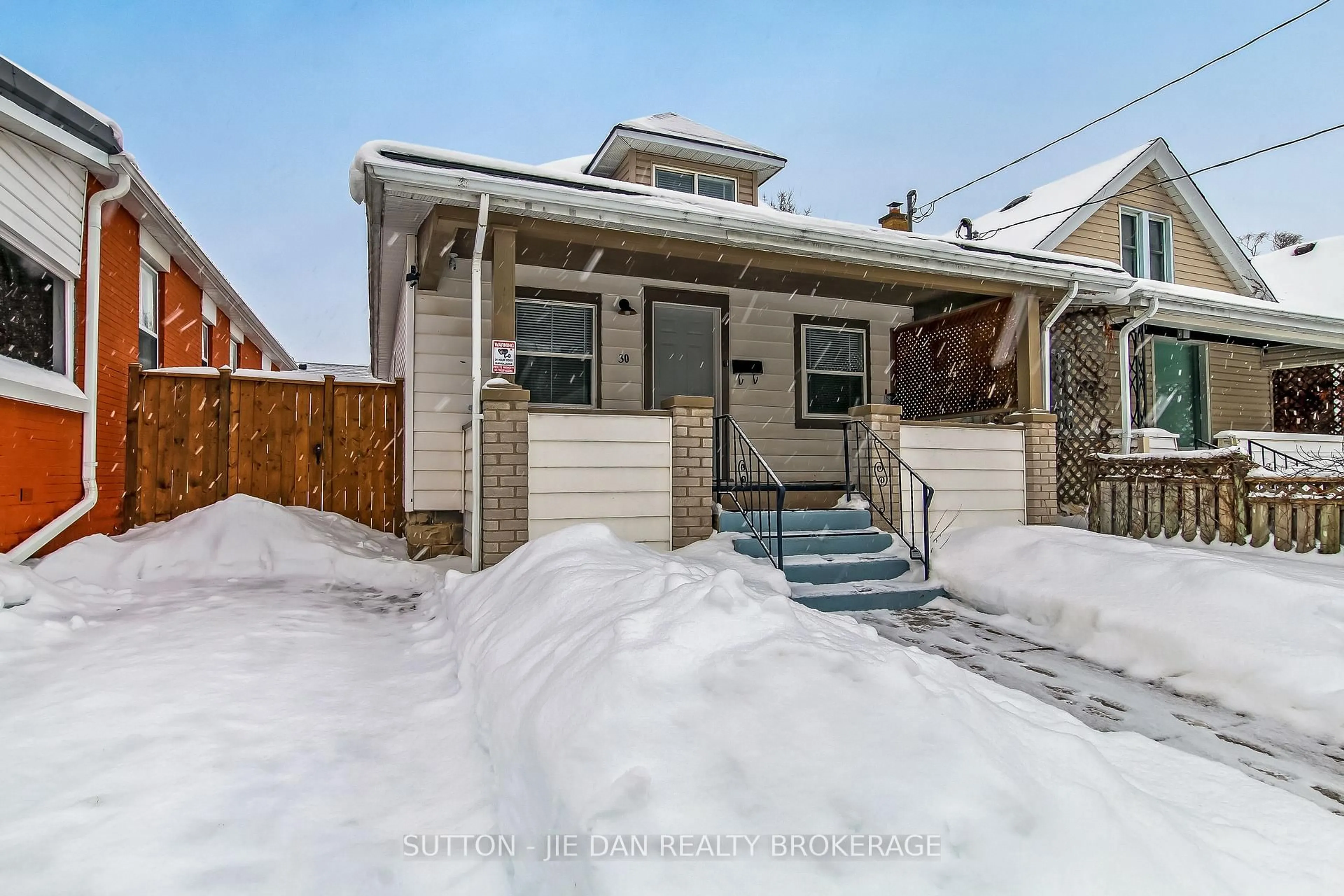 Unknown for 30 HYLA St, London East Ontario N5Z 2K9