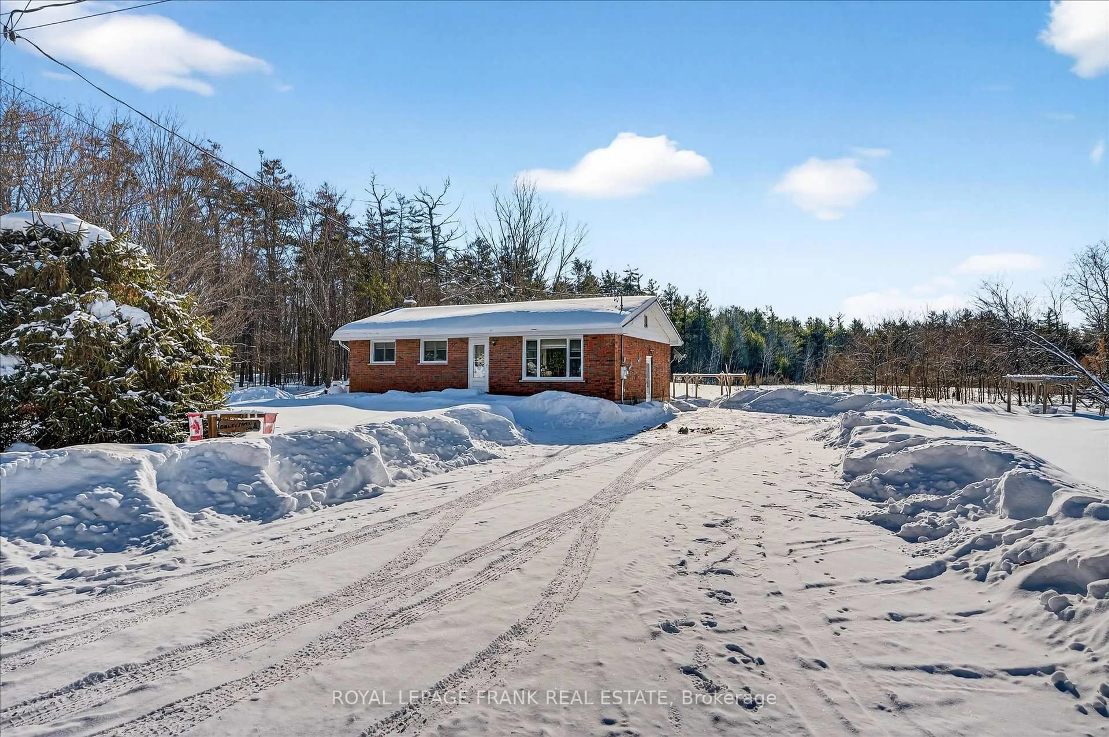 A pic from outside/outdoor area/front of a property/back of a property/a pic from drone, unknown for 419 South Beach Rd, Douro-Dummer Ontario K0L 2H0