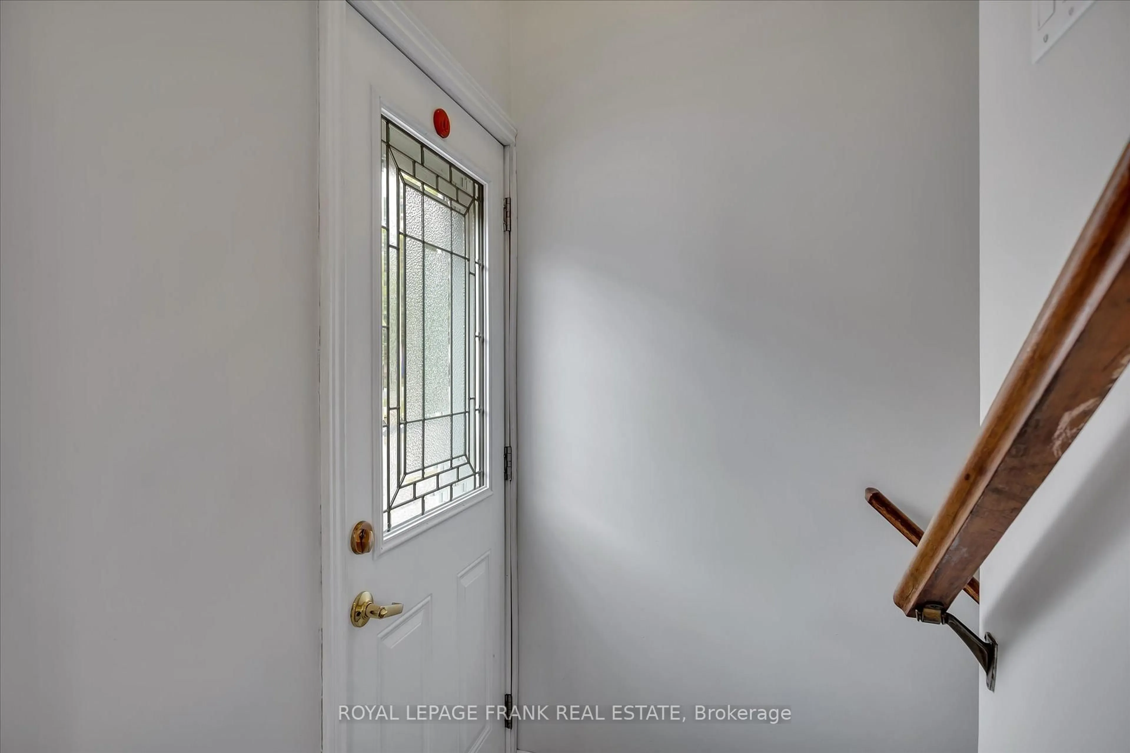 Indoor entryway for 419 South Beach Rd, Douro-Dummer Ontario K0L 2H0