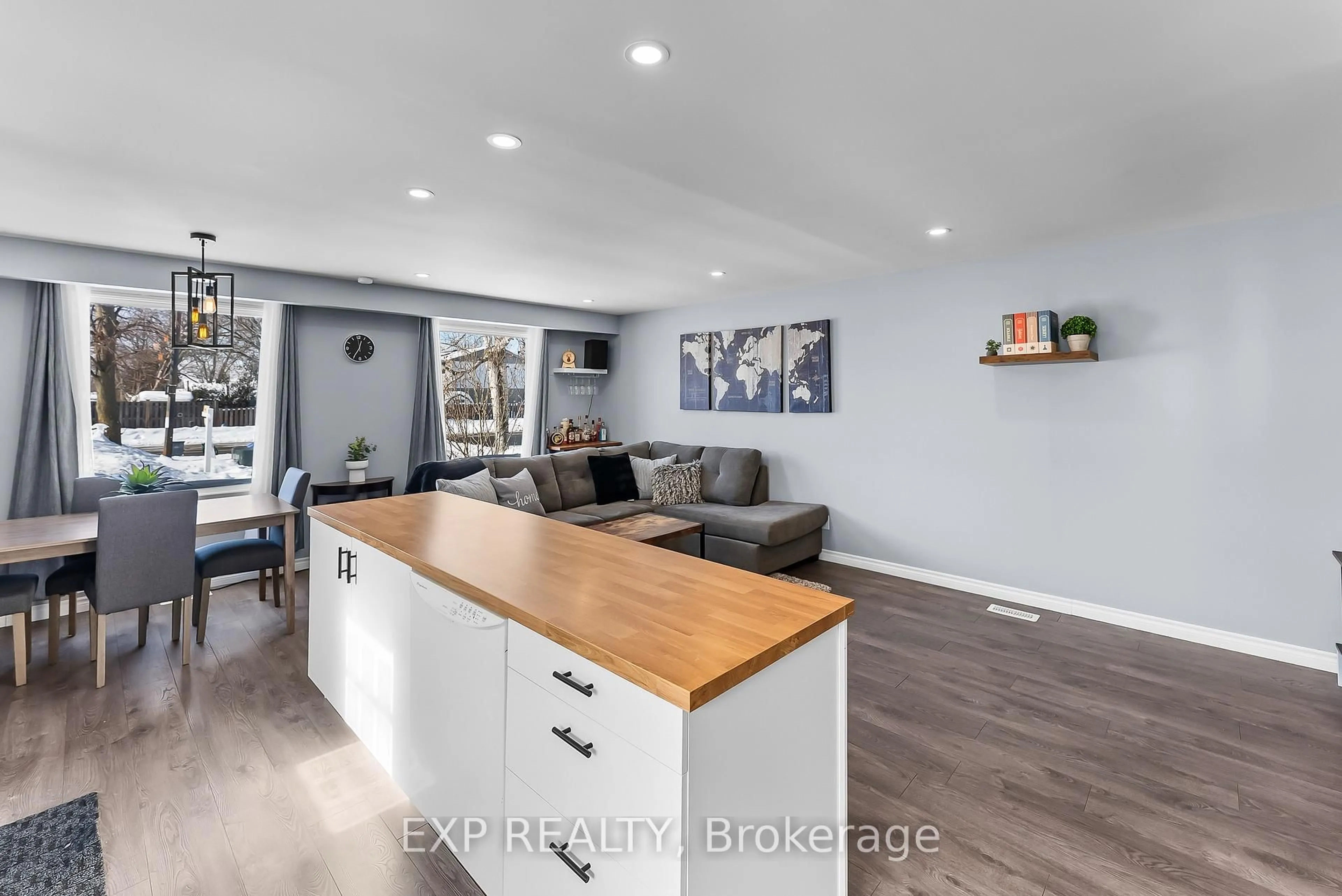 Open concept kitchen, wood/laminate floor for 82 Tupper Dr, Thorold Ontario L2V 4C8