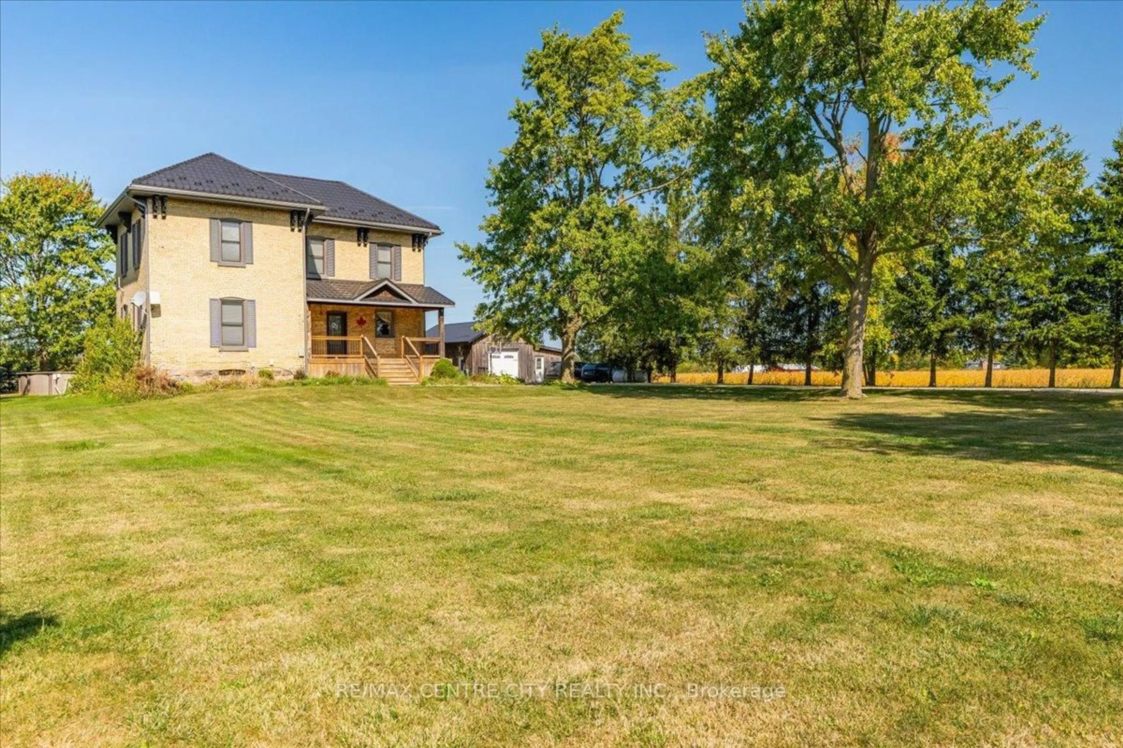 A pic from outside/outdoor area/front of a property/back of a property/a pic from drone, unknown for 9516 Argyle St, North Middlesex Ontario N0M 1A0