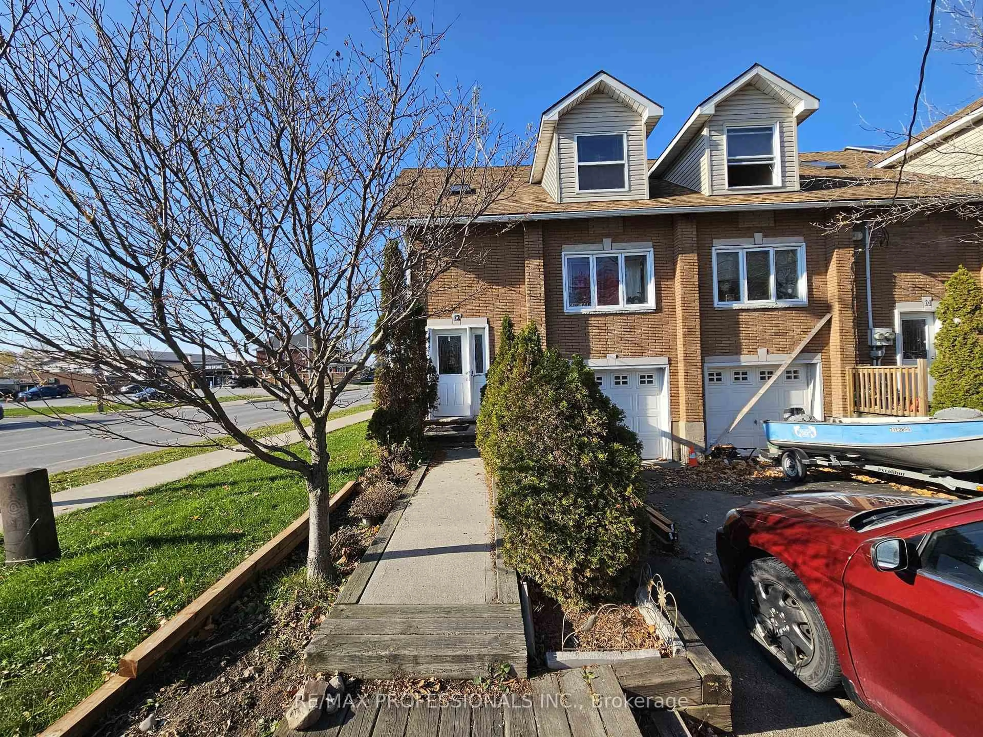 A pic from outside/outdoor area/front of a property/back of a property/a pic from drone, unknown for 12 Erie St, Port Colborne Ontario L3K 0C3