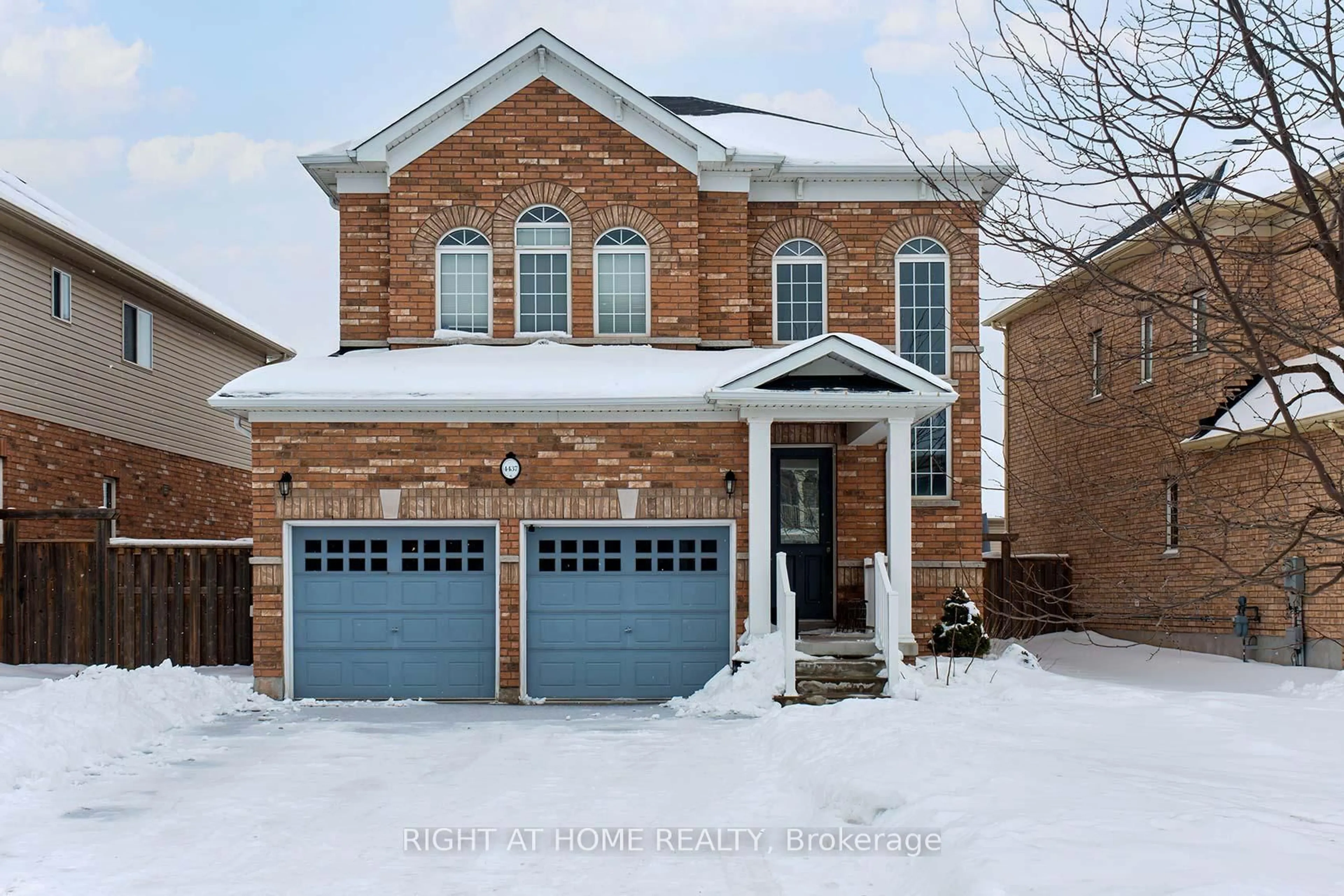 Home with brick exterior material, street for 4437 Saw Mill Dr, Niagara Falls Ontario L2G 0A4