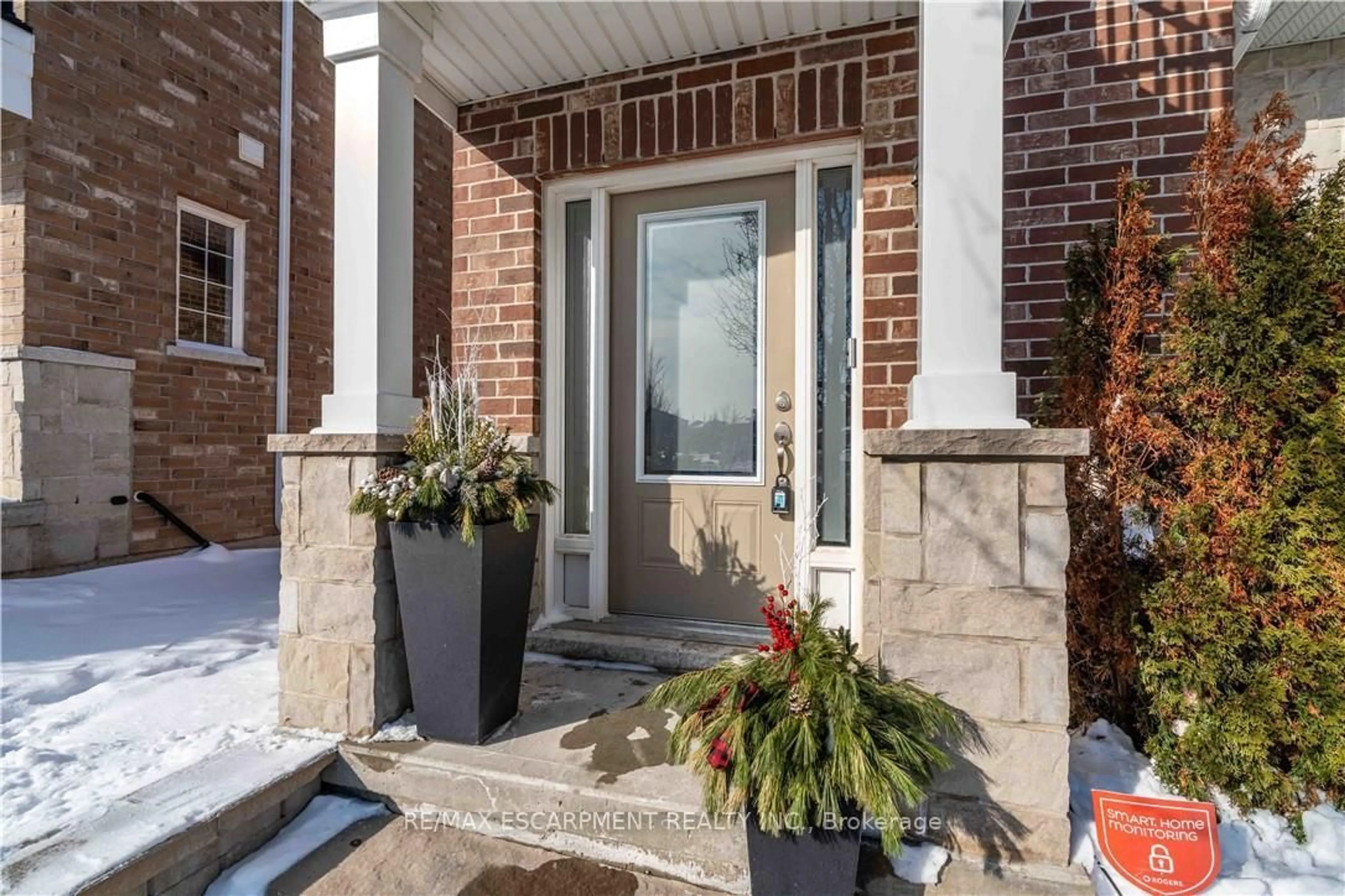 Indoor entryway for 90 RAYMOND Rd #12, Hamilton Ontario L9K 0J6