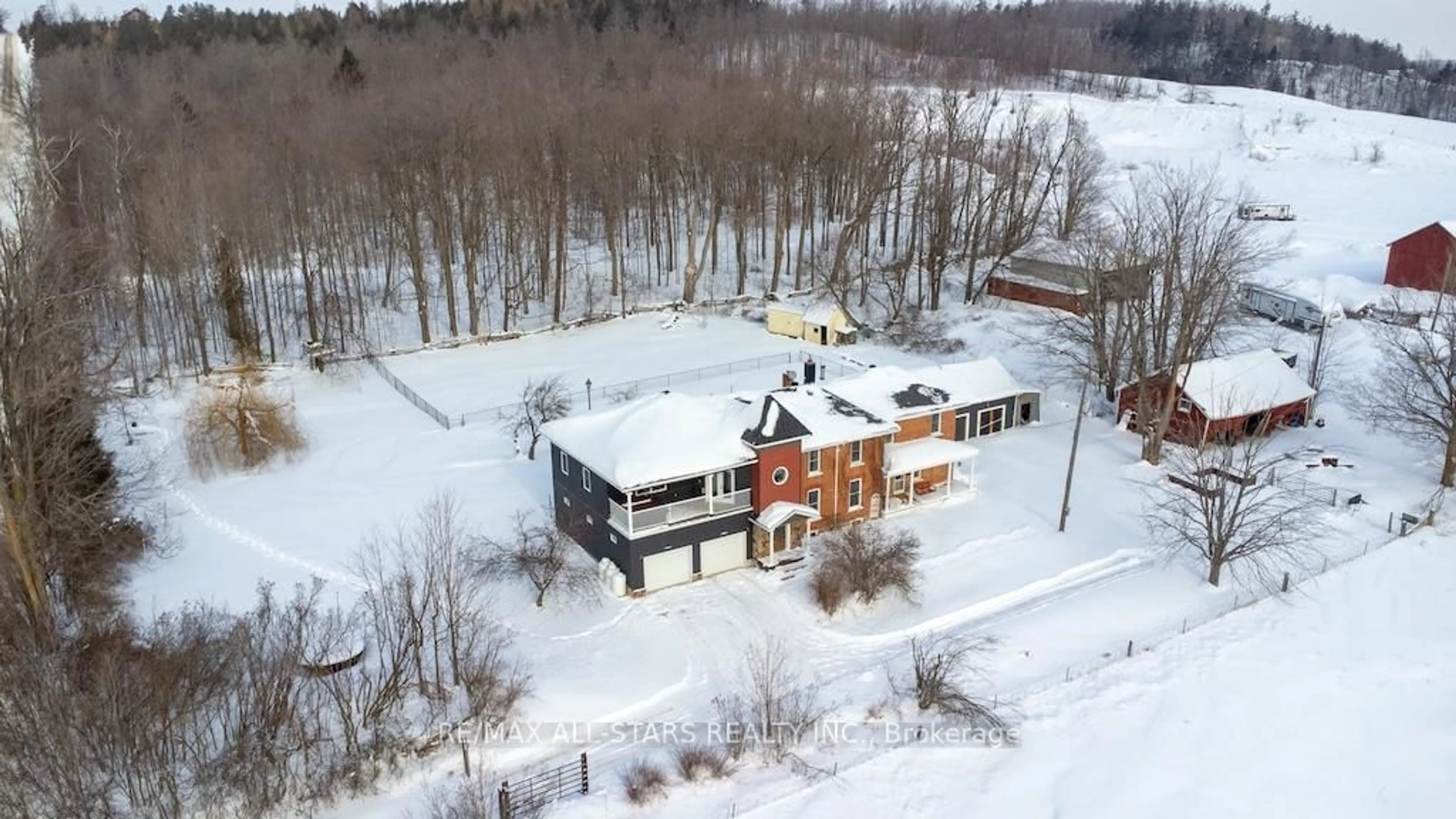 A pic from outside/outdoor area/front of a property/back of a property/a pic from drone, building for 1665 Dranoel Rd, Cavan Monaghan Ontario L0A 1C0