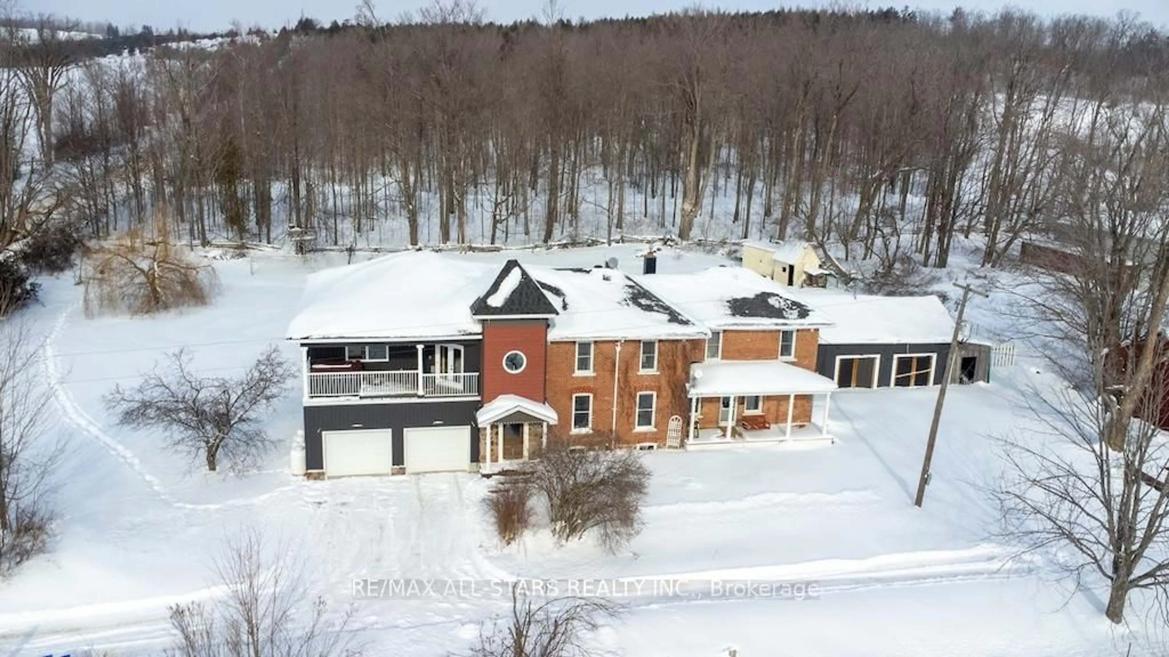 A pic from outside/outdoor area/front of a property/back of a property/a pic from drone, building for 1665 Dranoel Rd, Cavan Monaghan Ontario L0A 1C0