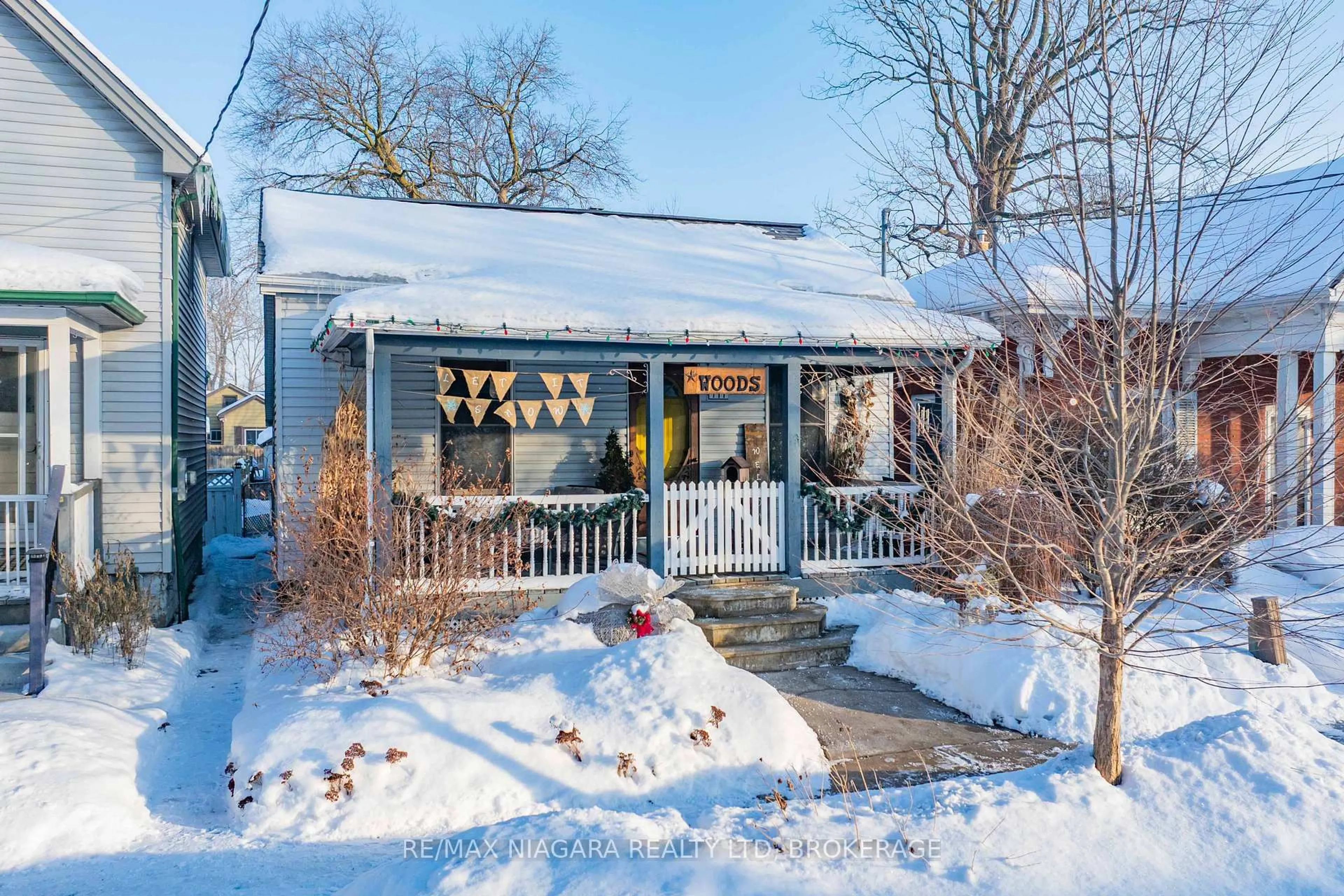 Patio, street for 111 LOUISA St, St. Catharines Ontario L2R 2K2