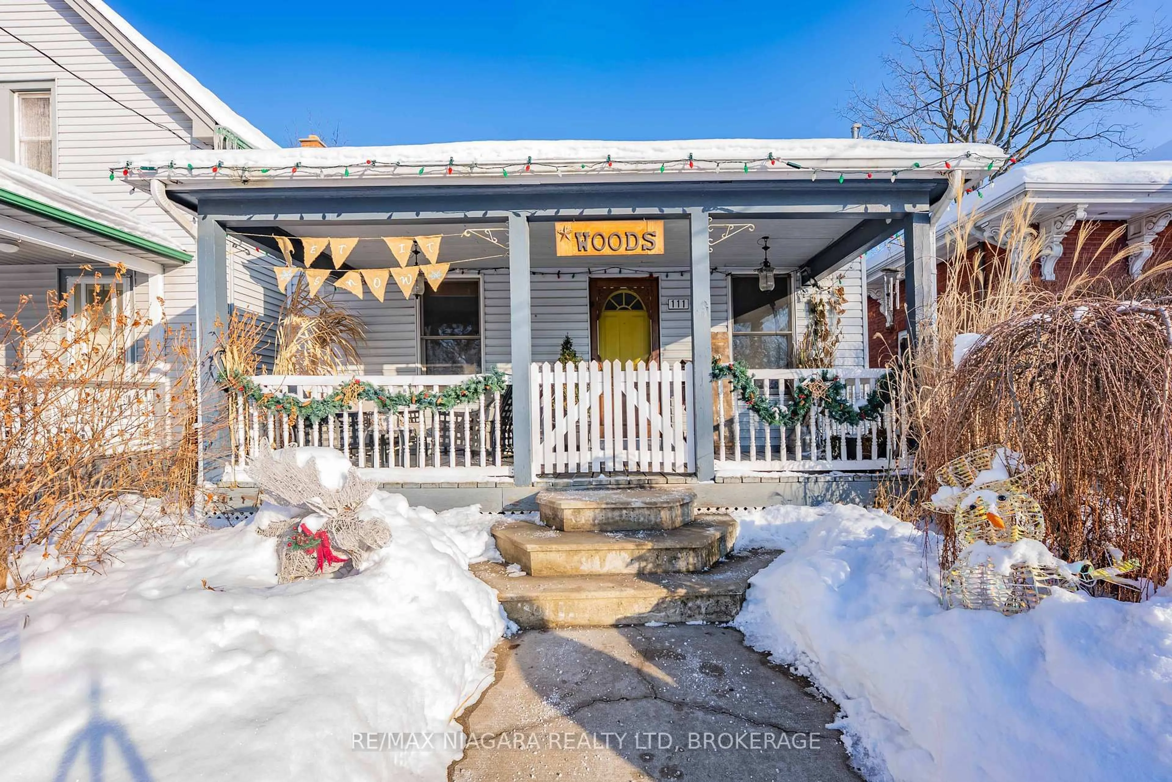 Patio, street for 111 LOUISA St, St. Catharines Ontario L2R 2K2