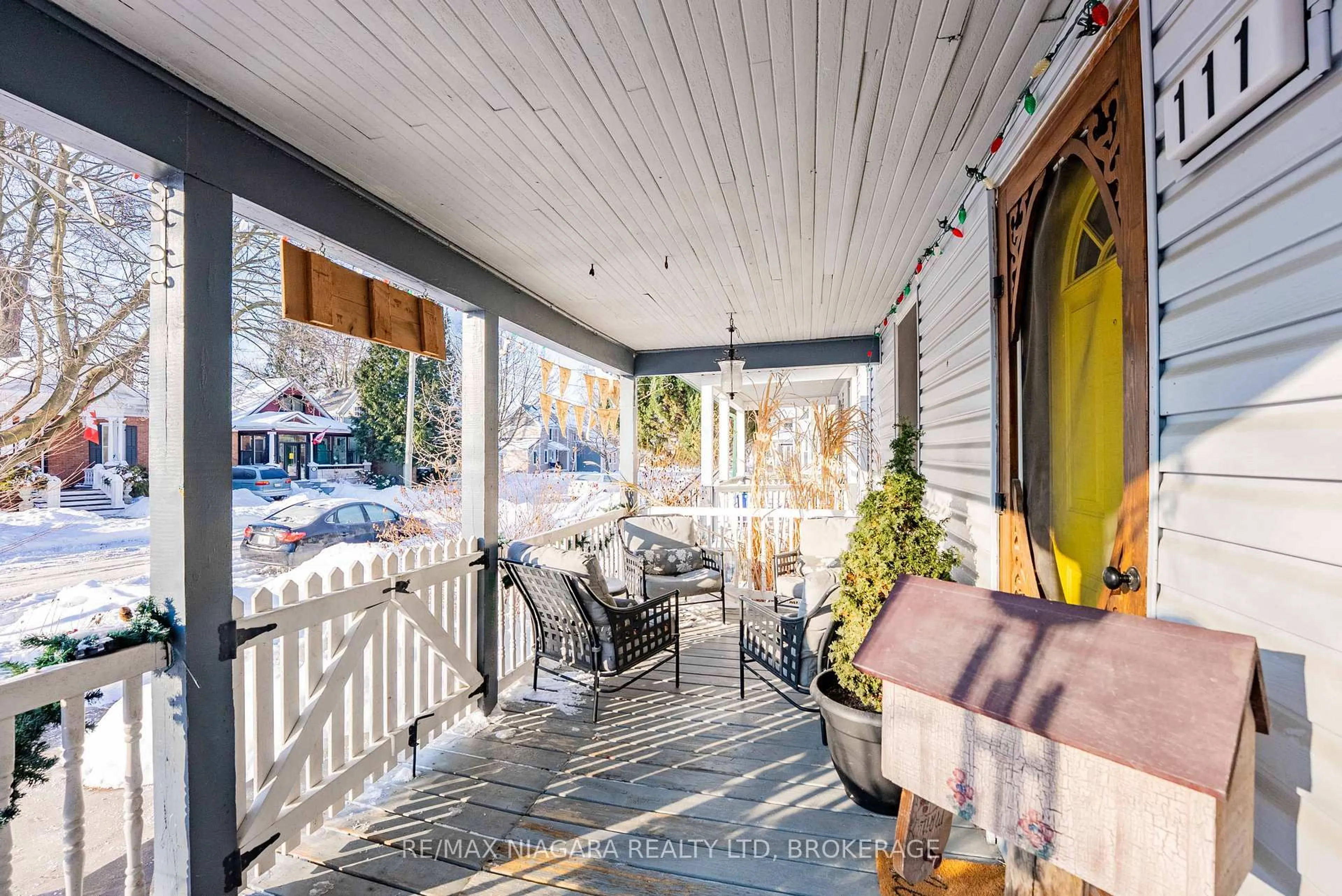 Patio, street for 111 LOUISA St, St. Catharines Ontario L2R 2K2