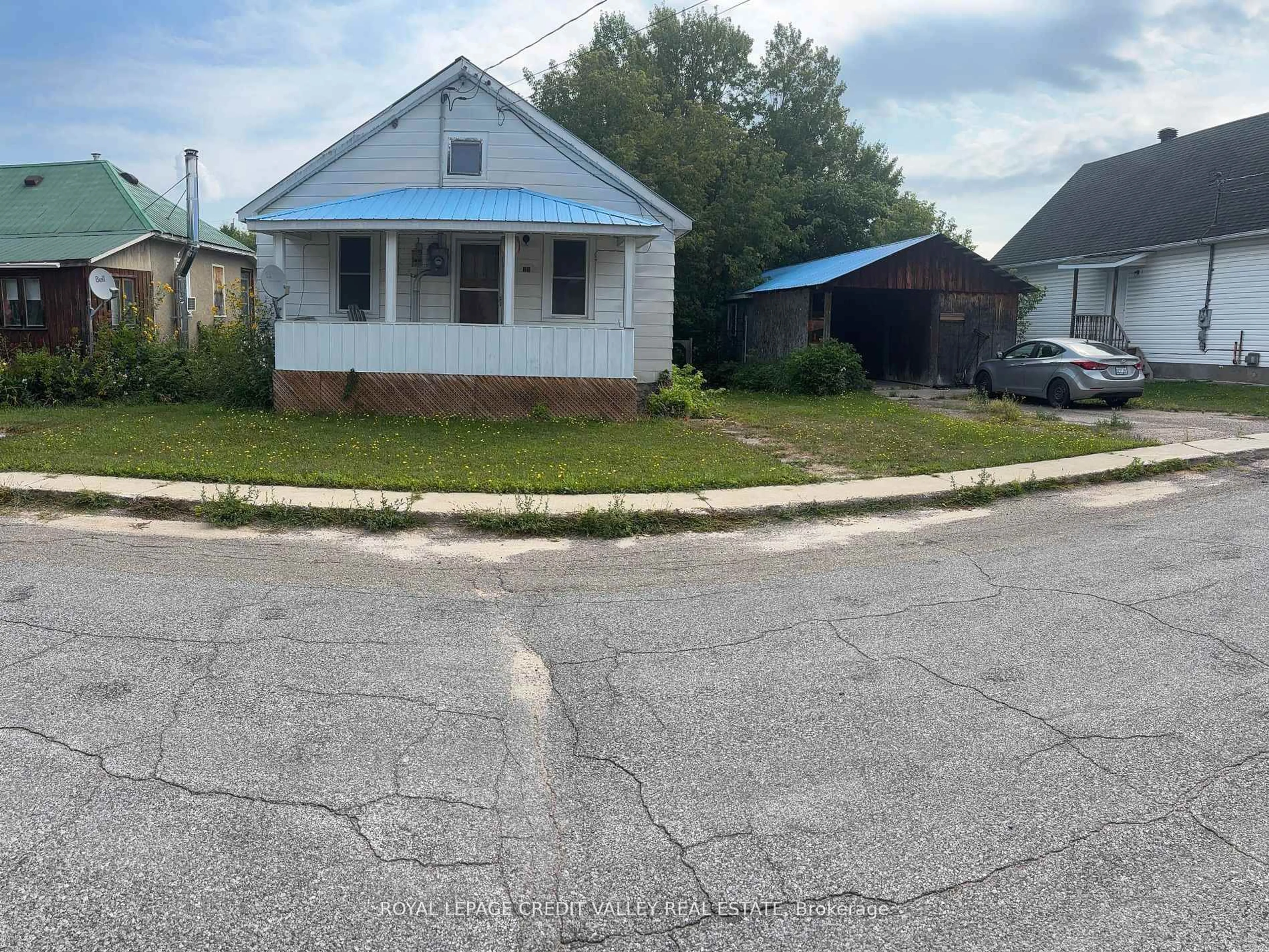 A pic from outside/outdoor area/front of a property/back of a property/a pic from drone, street for 23 Alice St, Bancroft Ontario K0L 1C0