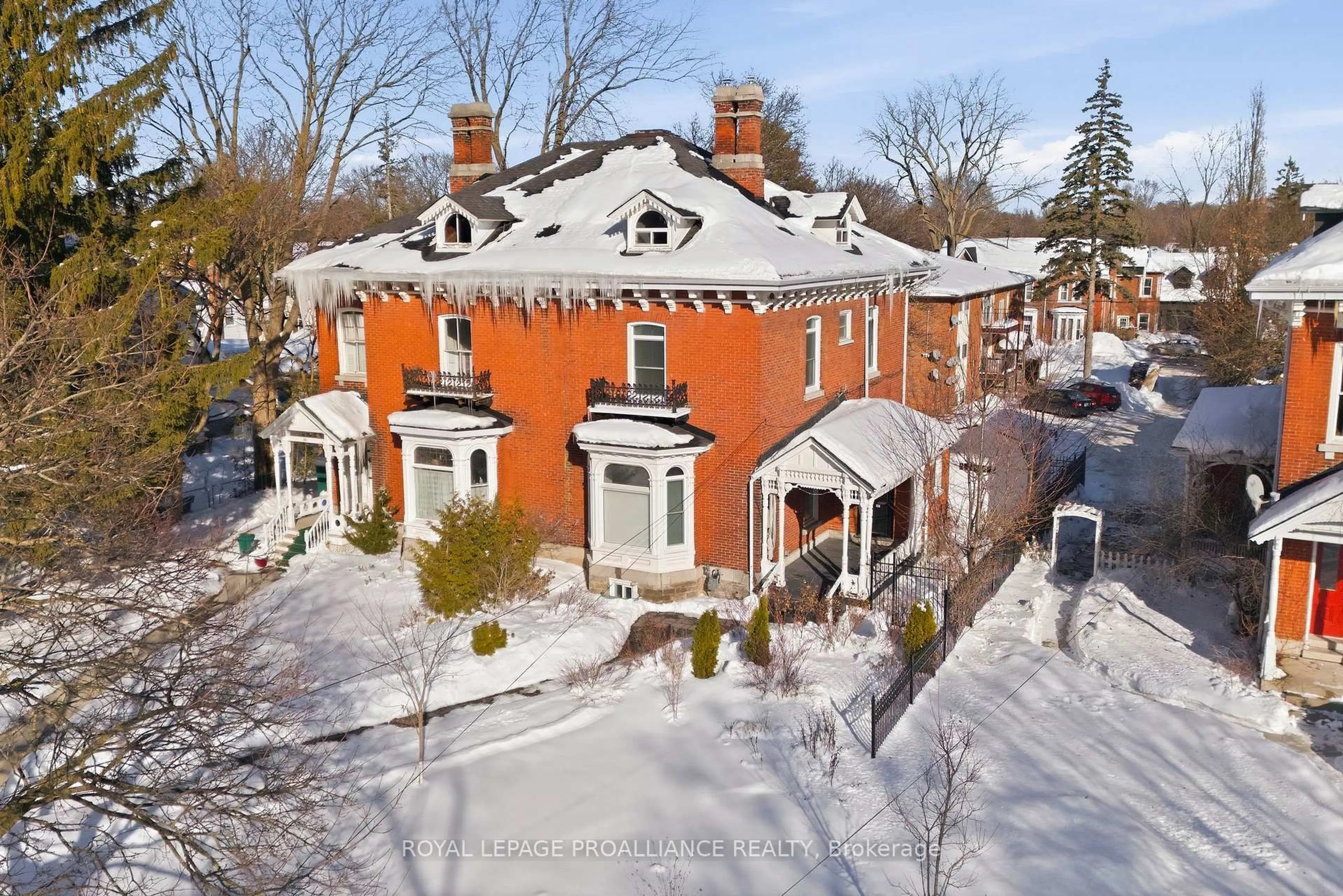 A pic from outside/outdoor area/front of a property/back of a property/a pic from drone, street for 219 Charles St, Belleville Ontario K8N 3M3