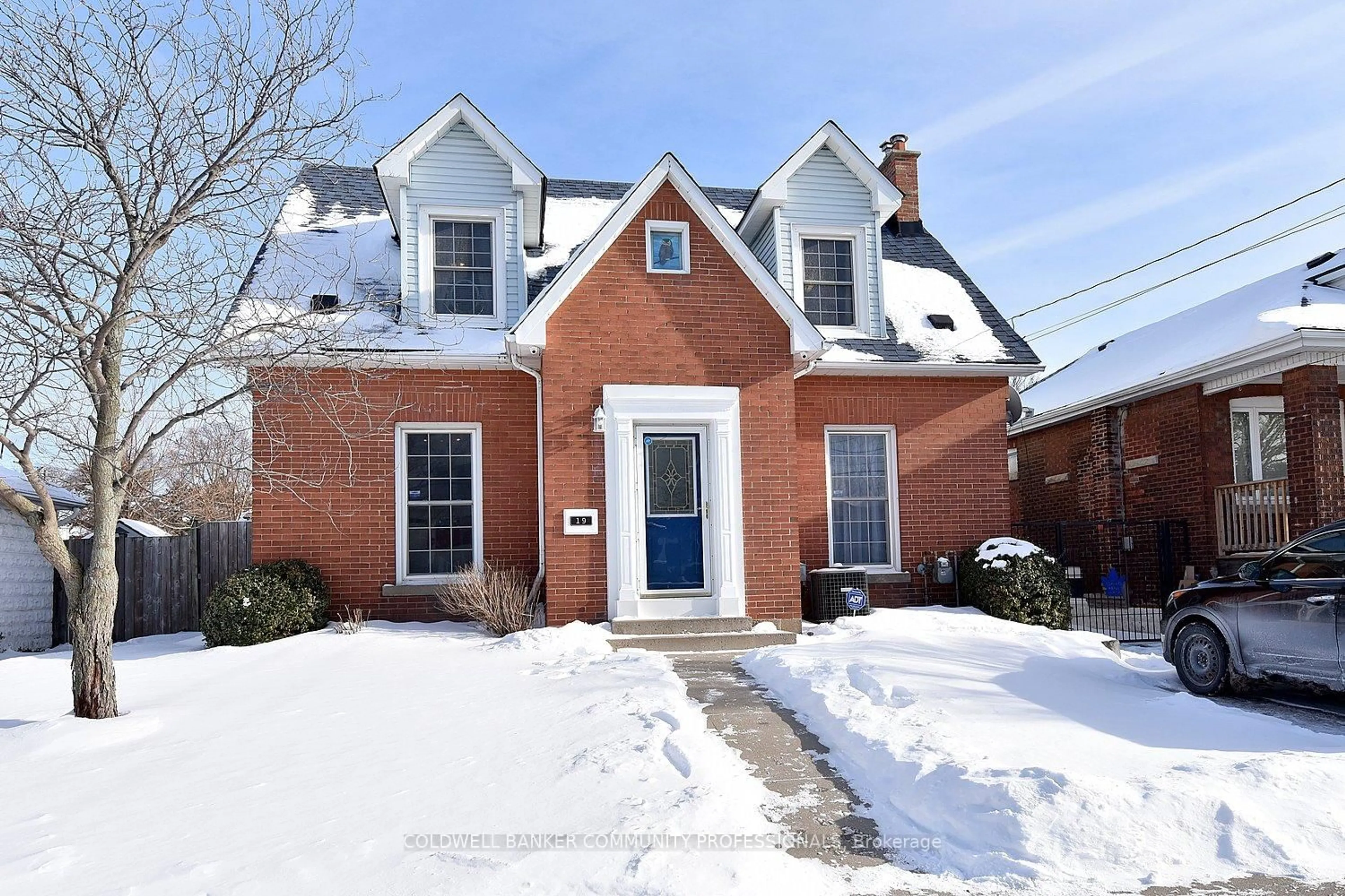 Home with brick exterior material, street for 19 East 17th St, Hamilton Ontario L9A 4L9