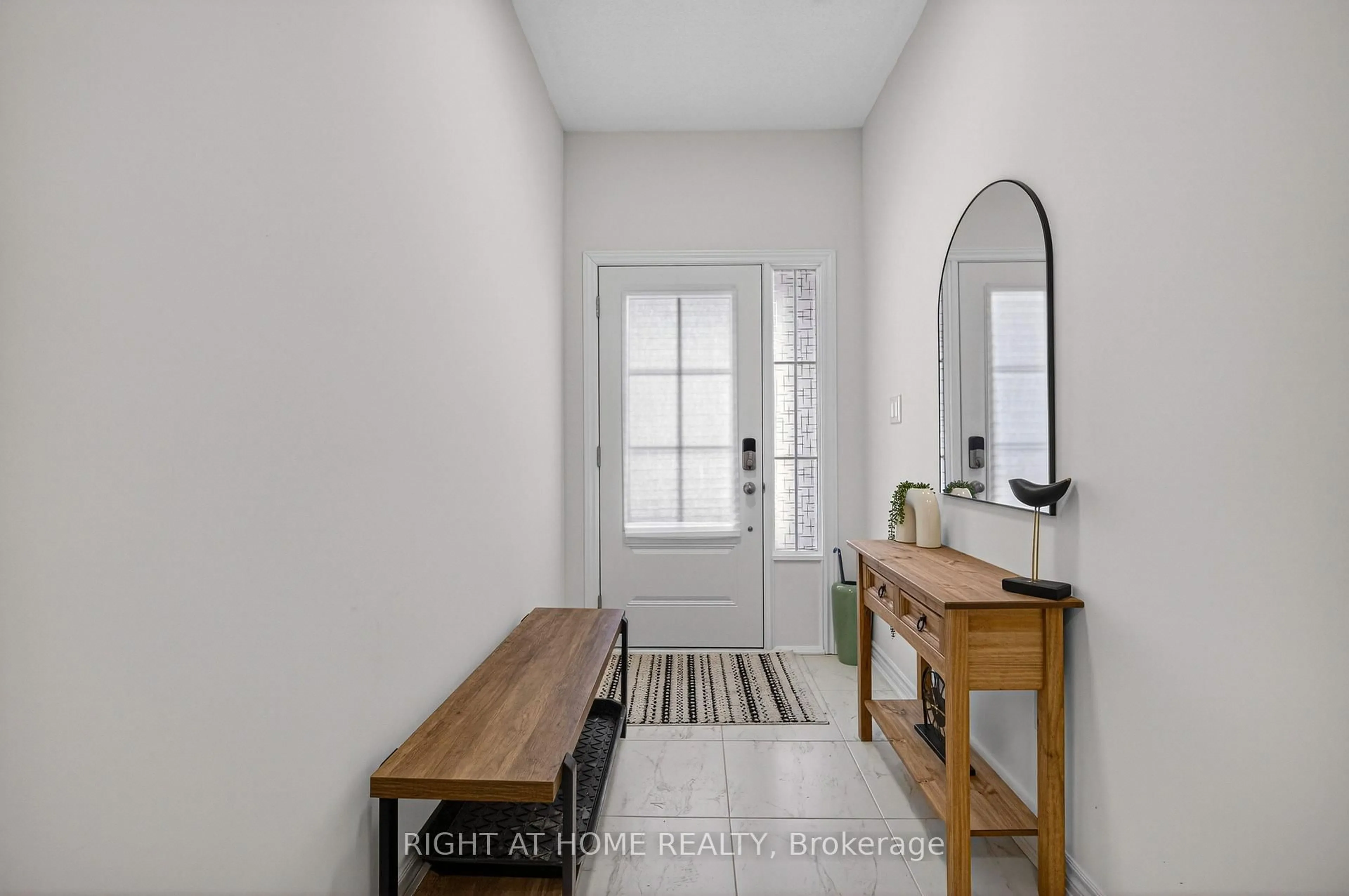 Indoor entryway for 19 Hillcroft Way, Kawartha Lakes Ontario K0M 1A0