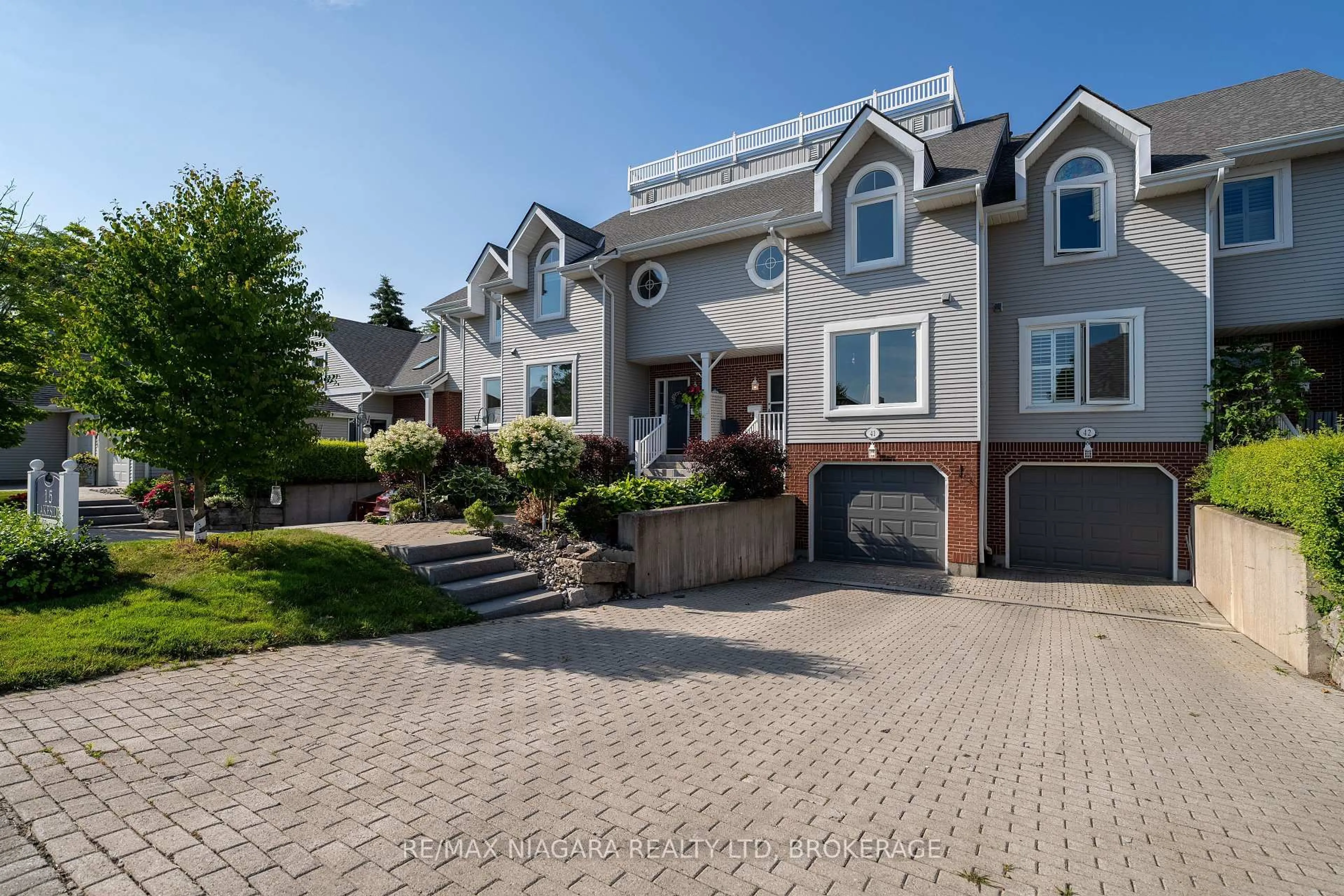 Home with brick exterior material, street for 15 LAKESIDE Dr #41, St. Catharines Ontario L2M 1P3