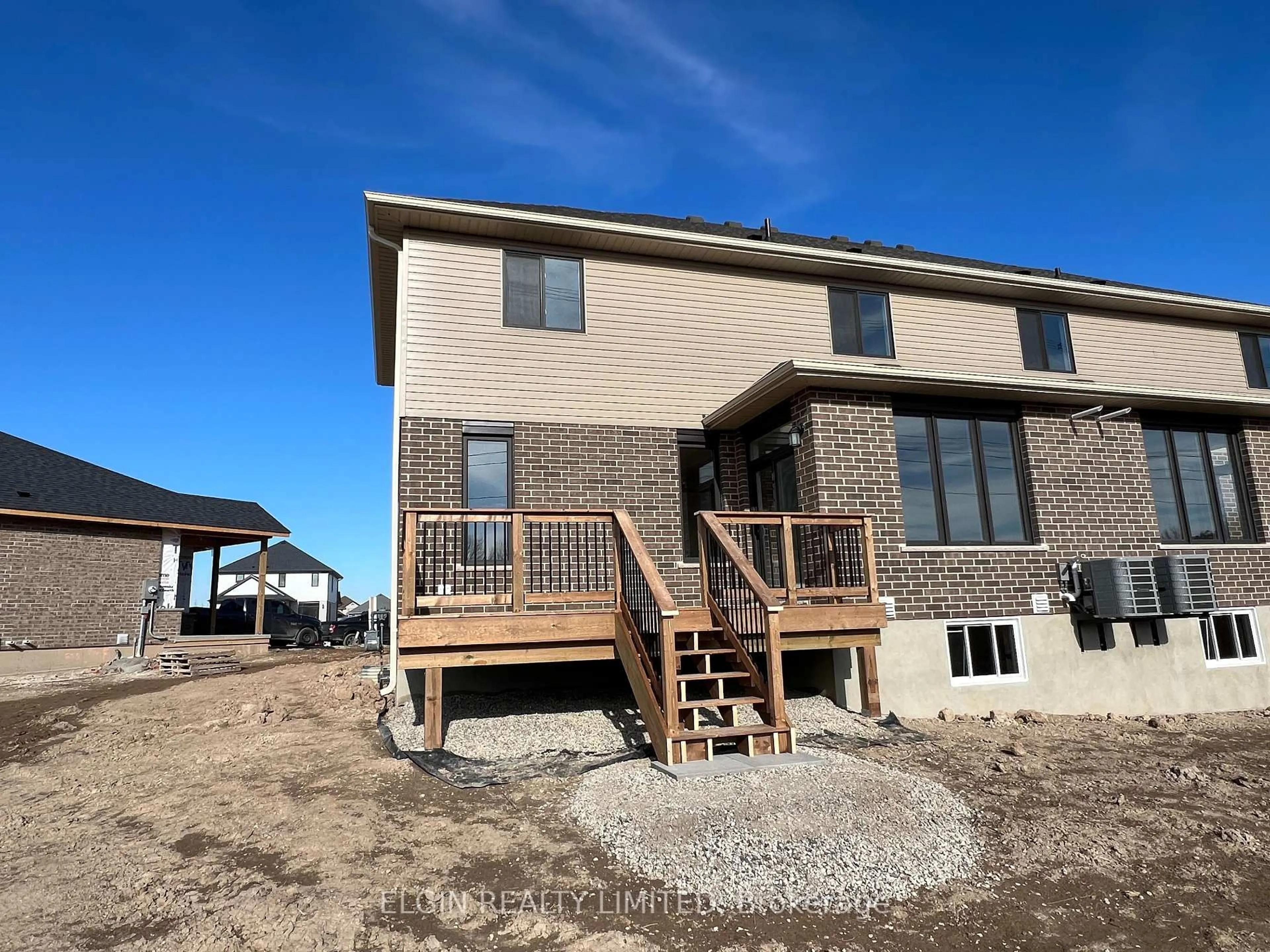 Home with brick exterior material, building for 9 Horizon Crt, Central Elgin Ontario N5P 0E5