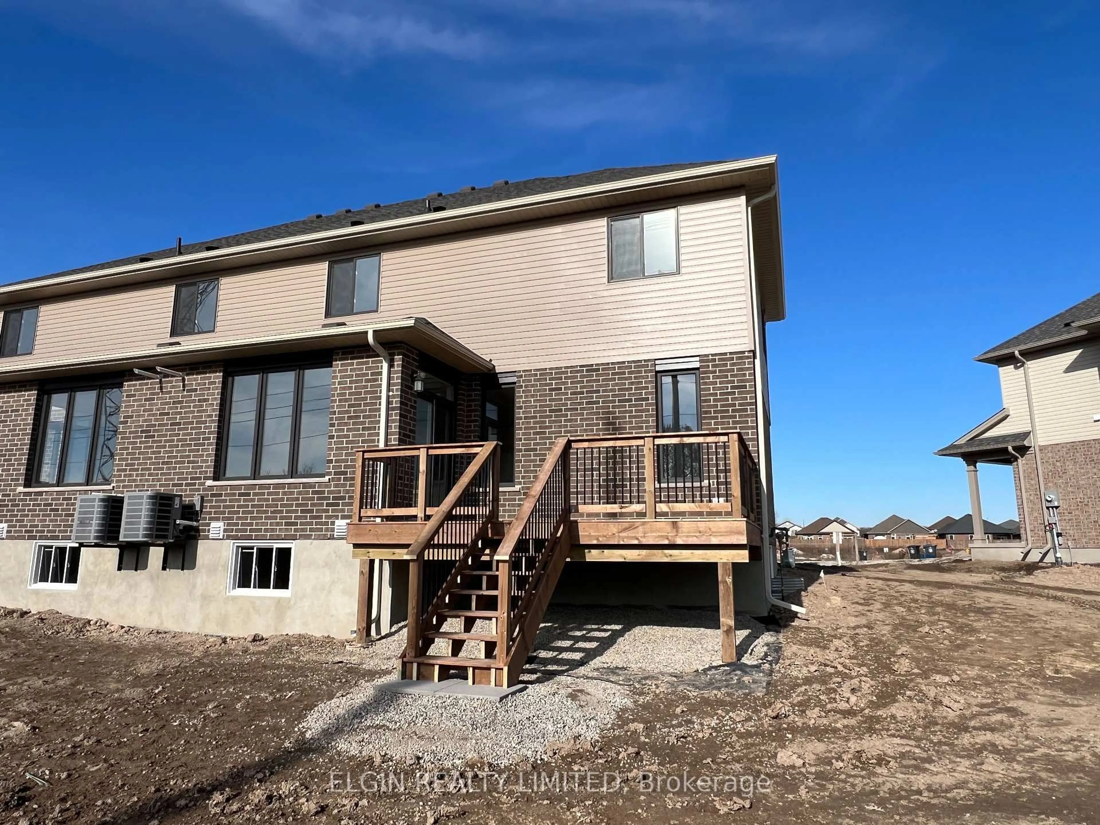 Home with brick exterior material, building for 10 Horizon Crt, Central Elgin Ontario N5P 0E5