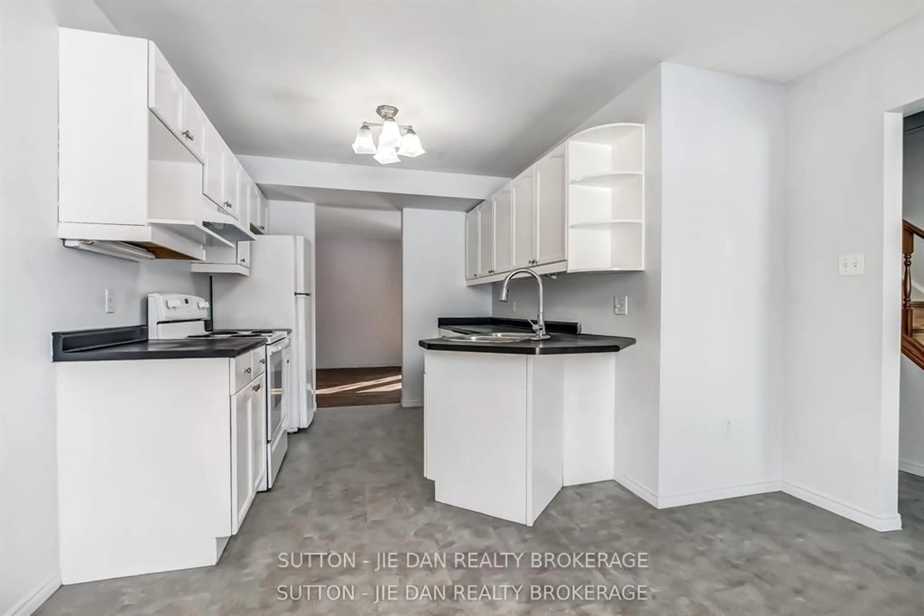 Standard kitchen, unknown for 70 CHAPMAN Crt #63, London North Ontario N6G 4Z9