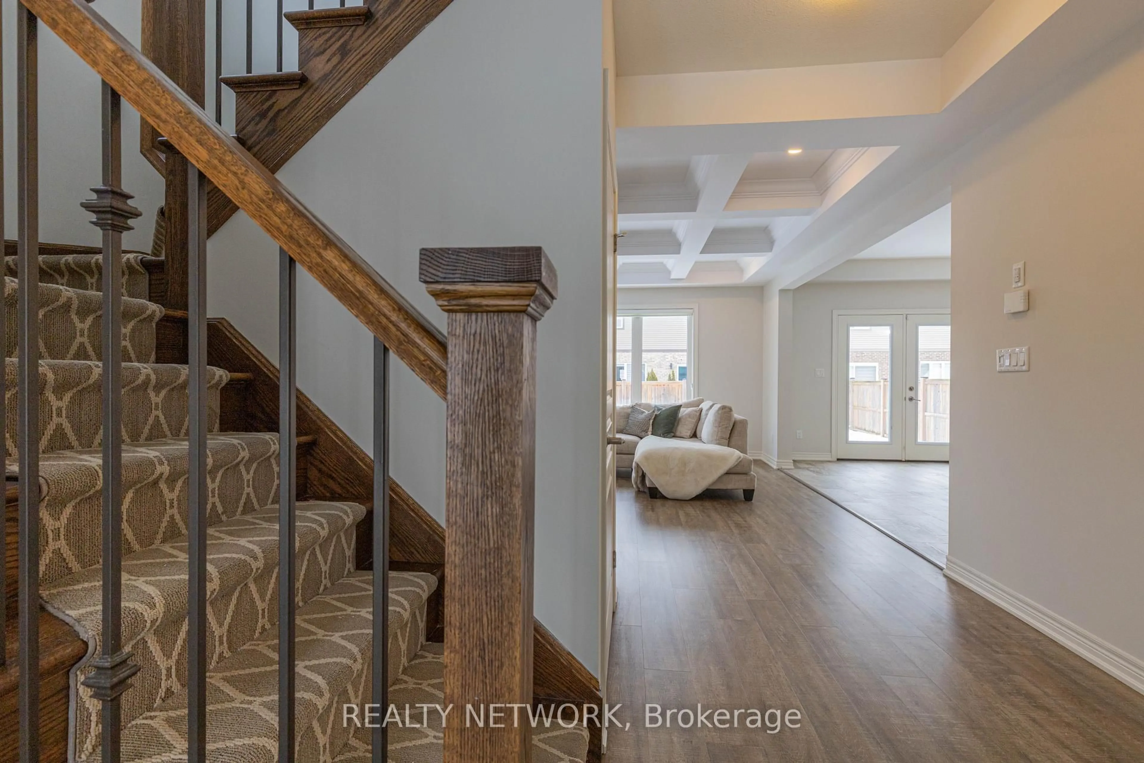 Indoor entryway for 70 Spruce Cres, Welland Ontario L3C 0C6