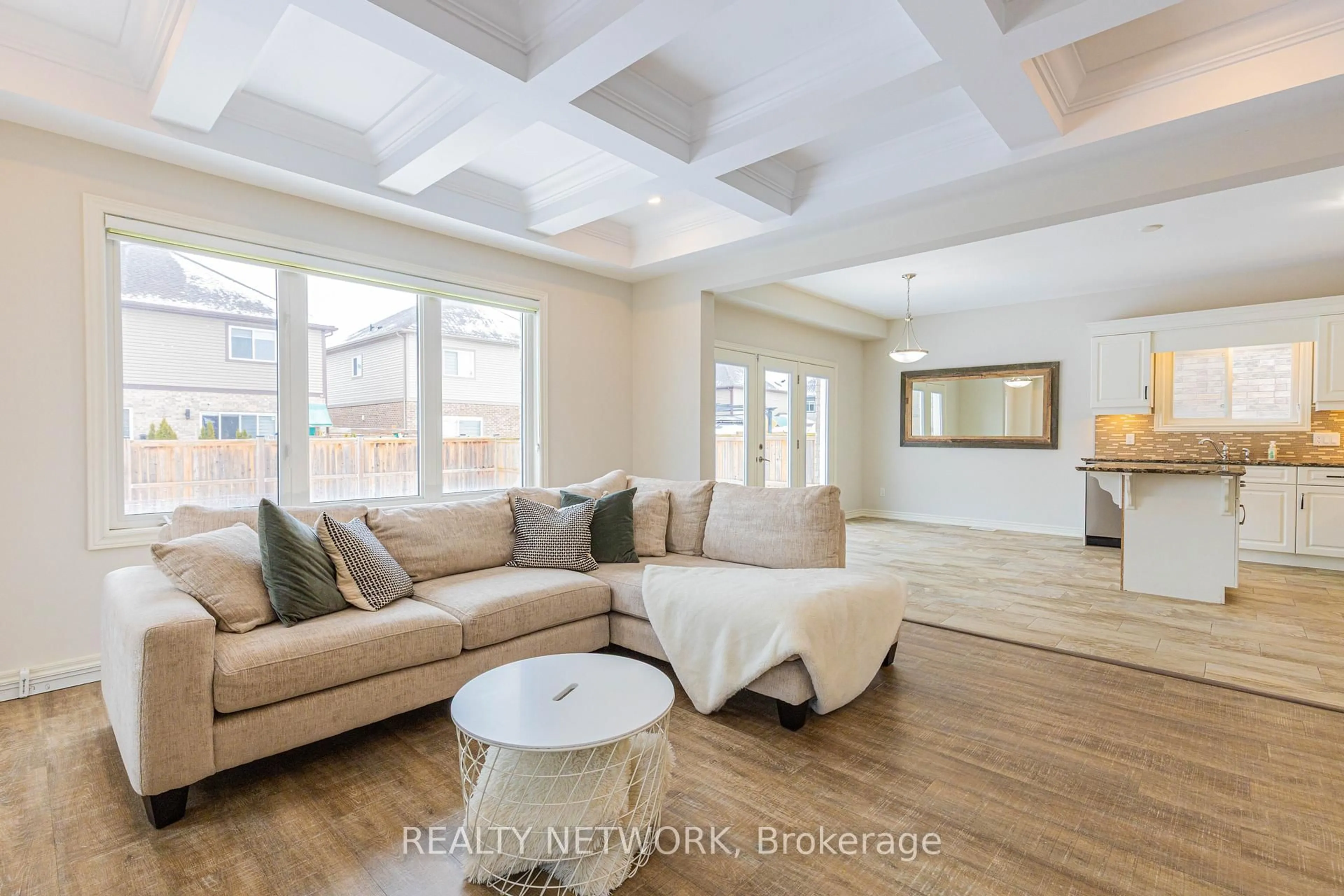 Living room with furniture, unknown for 70 Spruce Cres, Welland Ontario L3C 0C6