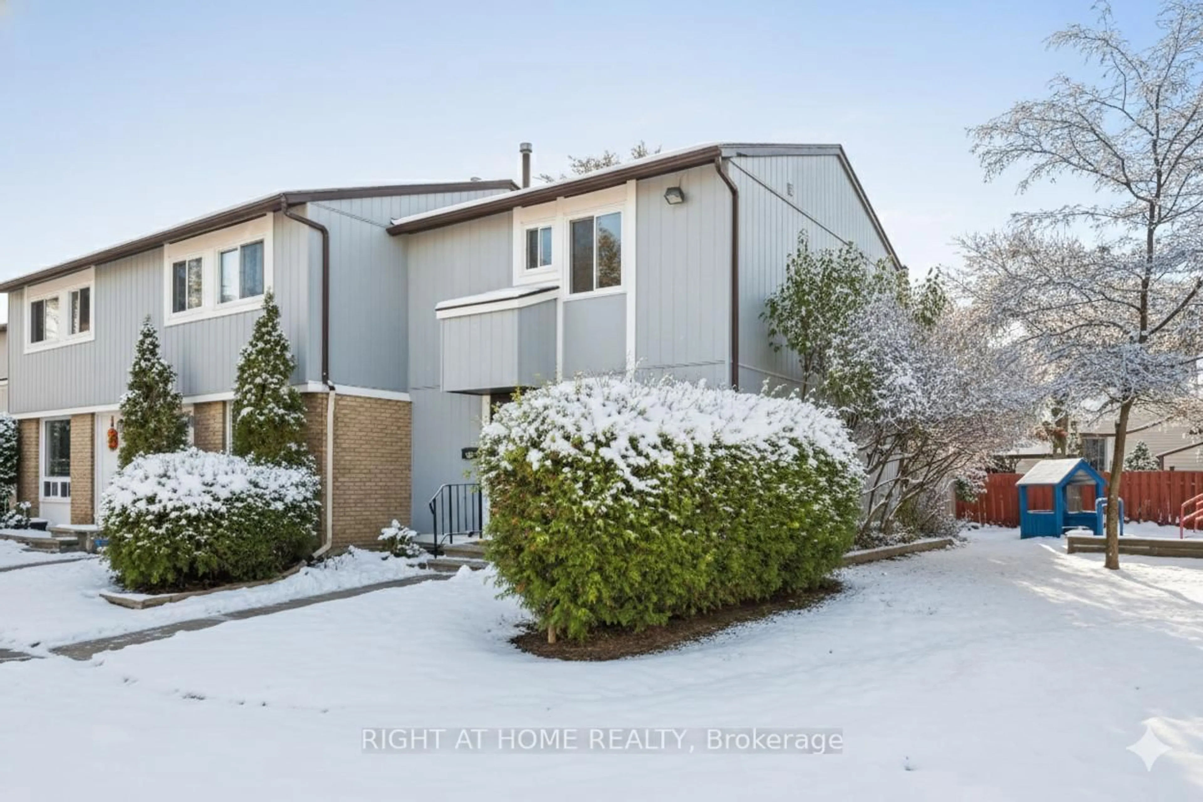 Unknown for 235 THISTLEDOWN Crt, Ottawa Ontario K2J 1N1