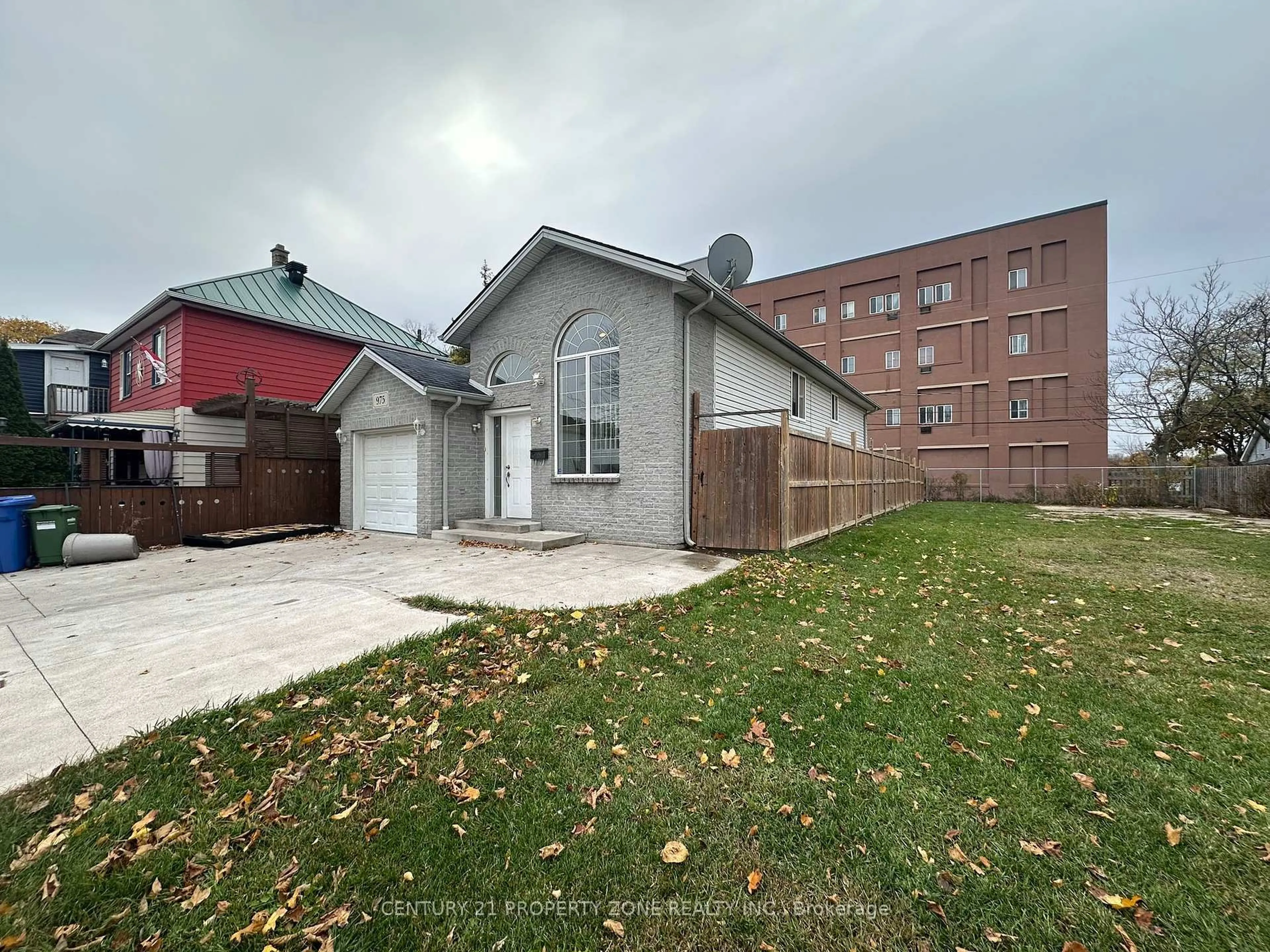A pic from outside/outdoor area/front of a property/back of a property/a pic from drone, building for 975 Albert Rd, Windsor Ontario N8Y 3P1