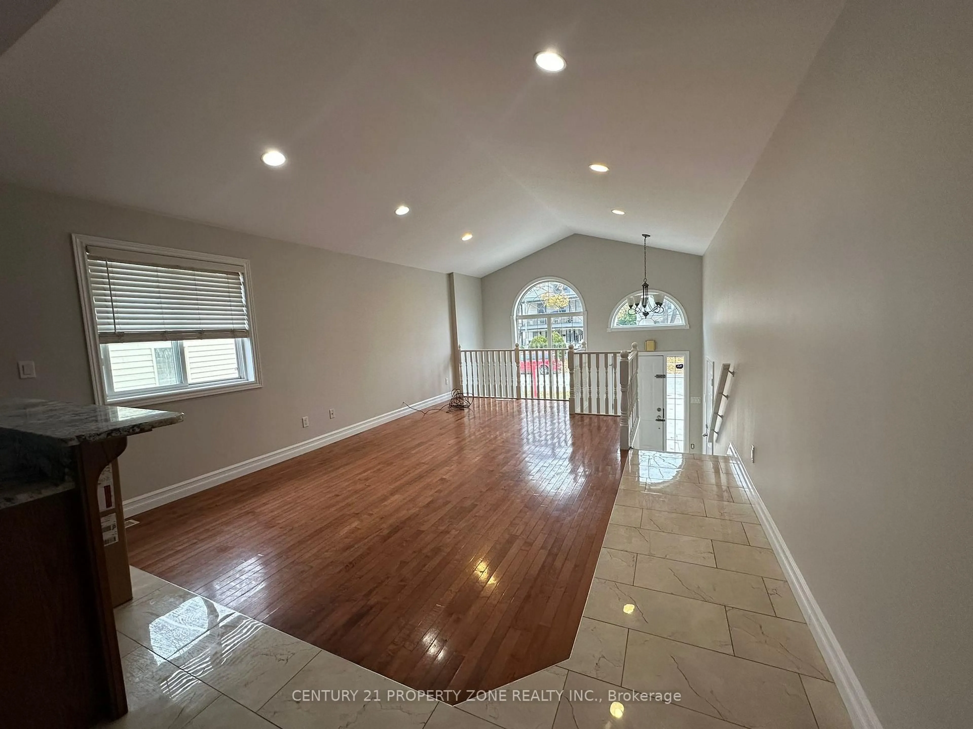 A pic of a room for 975 Albert Rd, Windsor Ontario N8Y 3P1