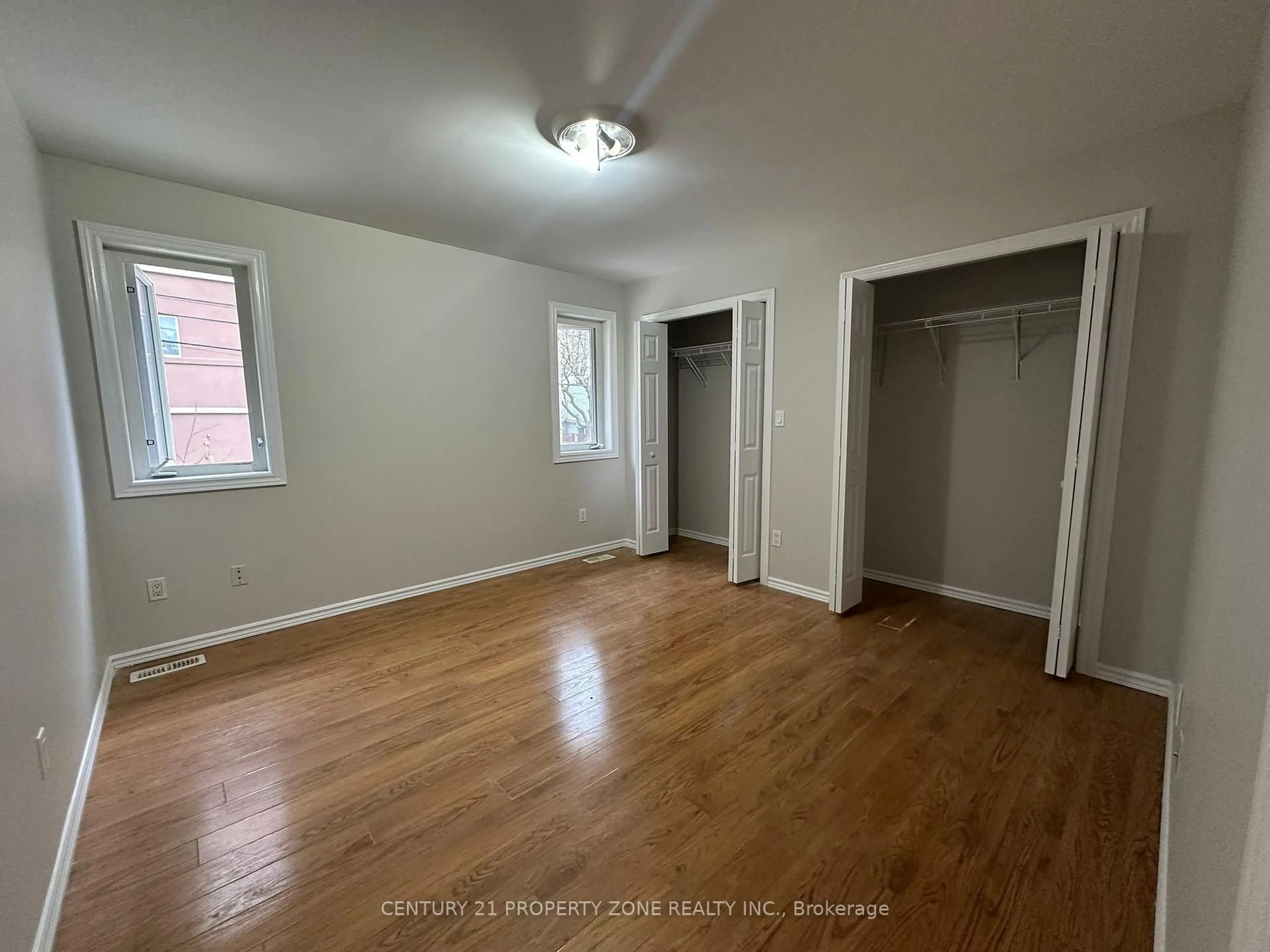 A pic of a room for 975 Albert Rd, Windsor Ontario N8Y 3P1