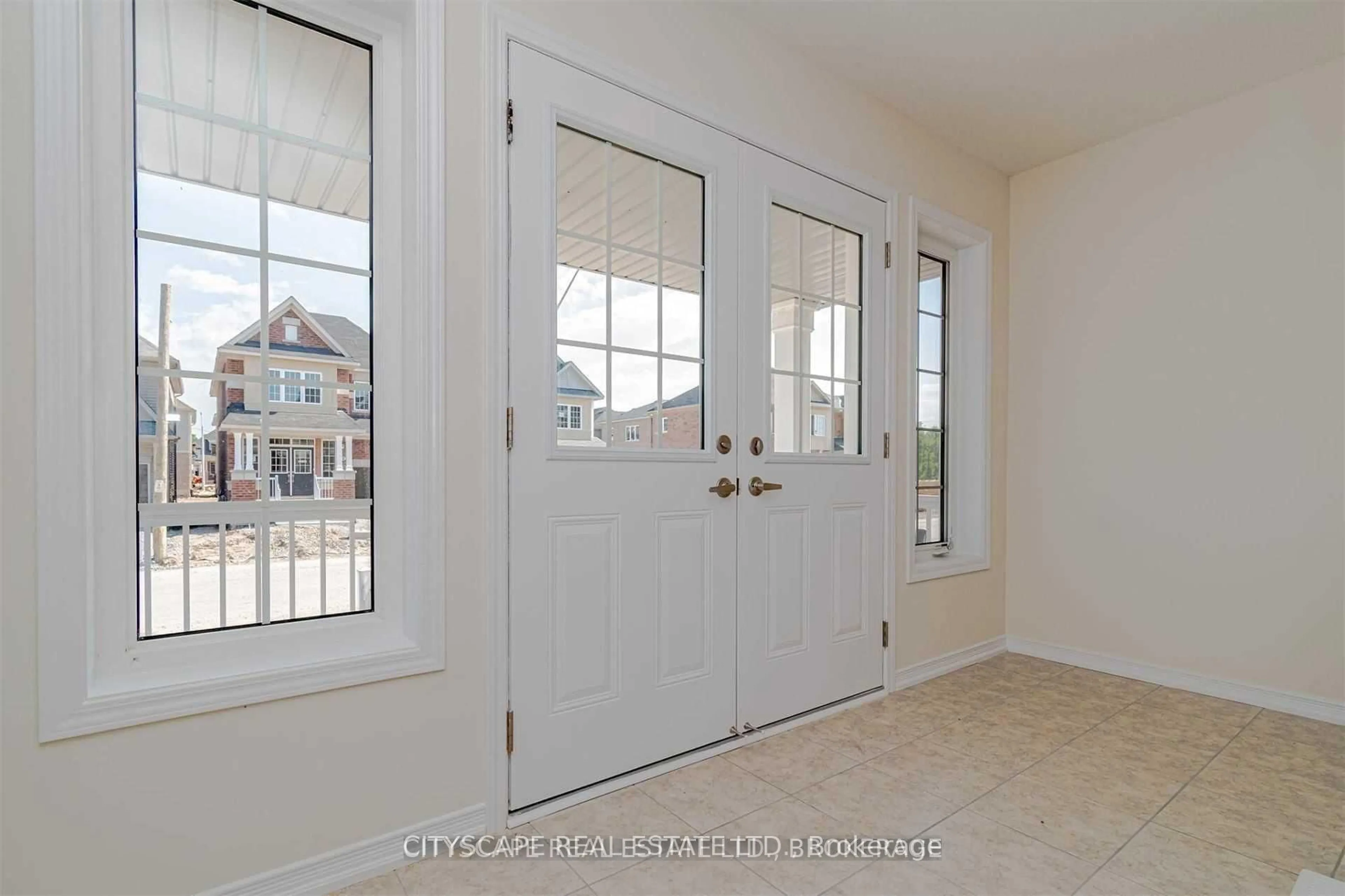 Indoor entryway for 11 Beatty Ave, Thorold Ontario L3B 5N5