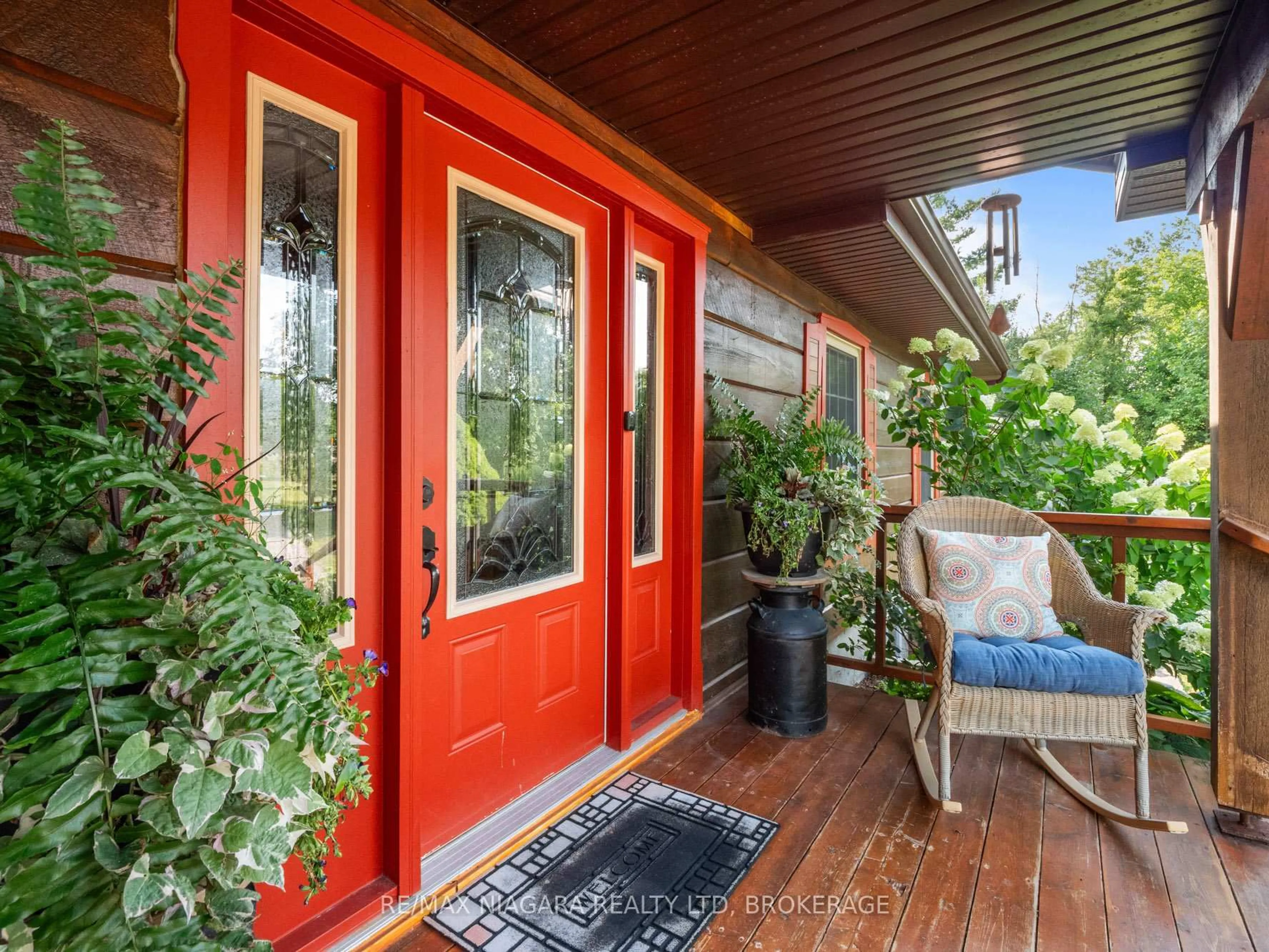 Indoor entryway for 15 Keefer Dr, Welland Ontario L3B 5N7