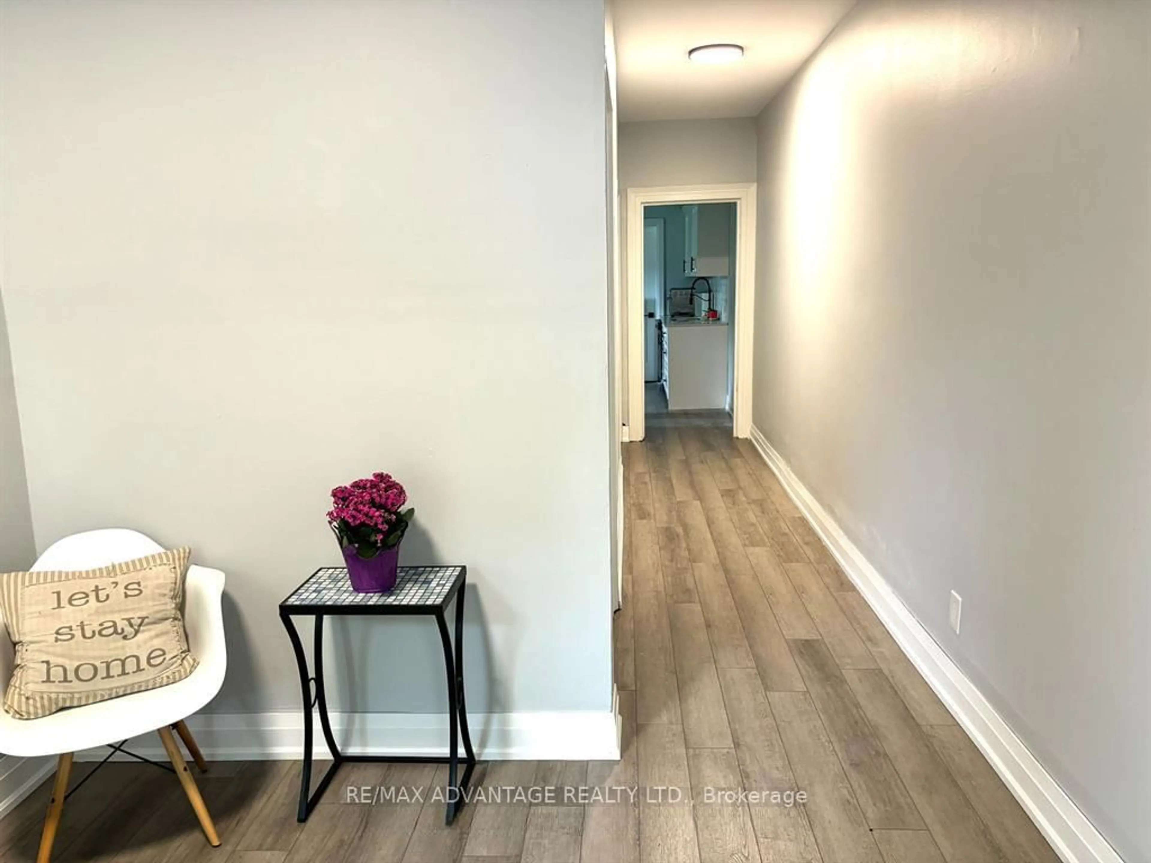 Indoor entryway for 194 Maitland St, London East Ontario N6B 2X7