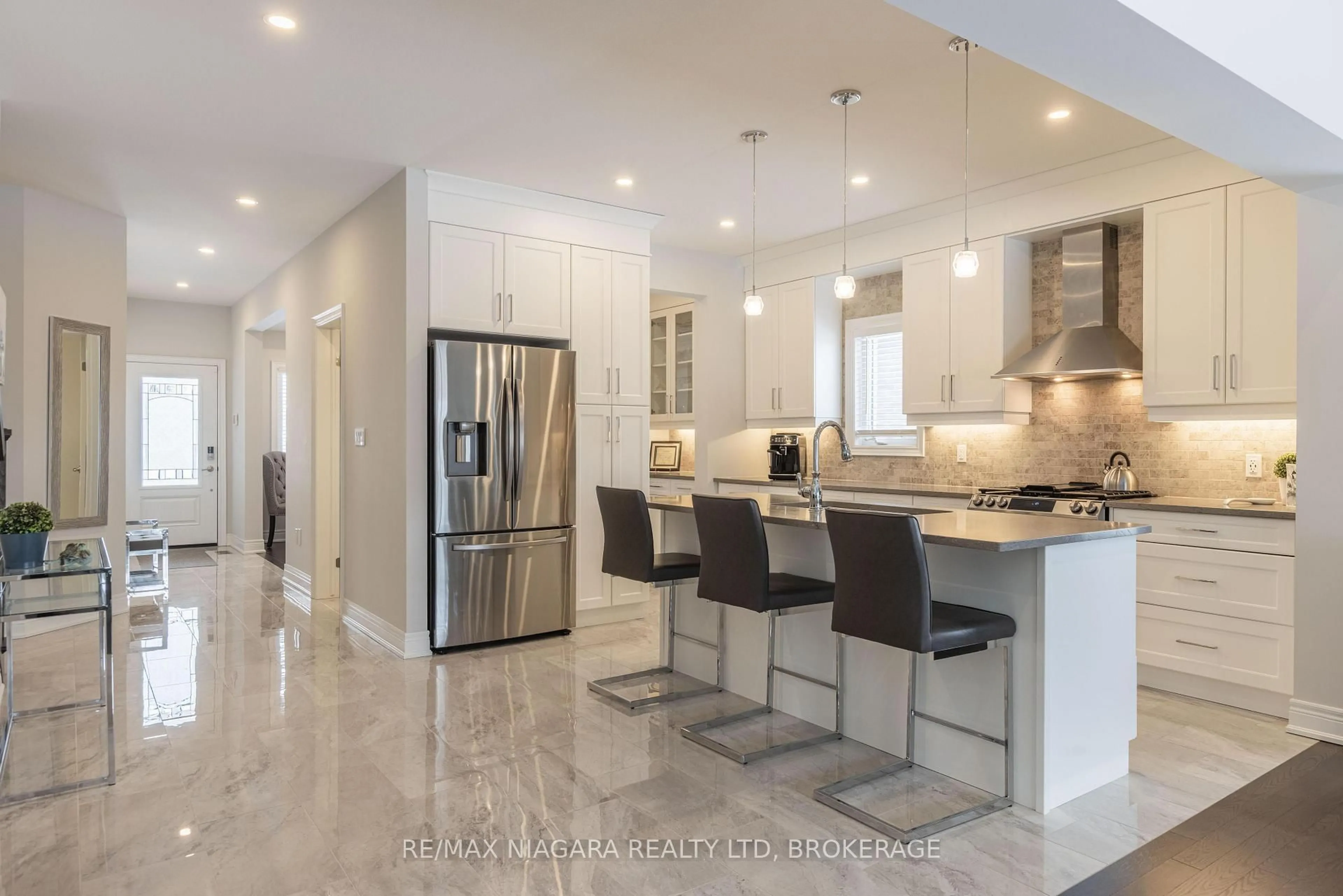 Contemporary kitchen, ceramic/tile floor for 3628 Allen Tr, Fort Erie Ontario L0S 1N0