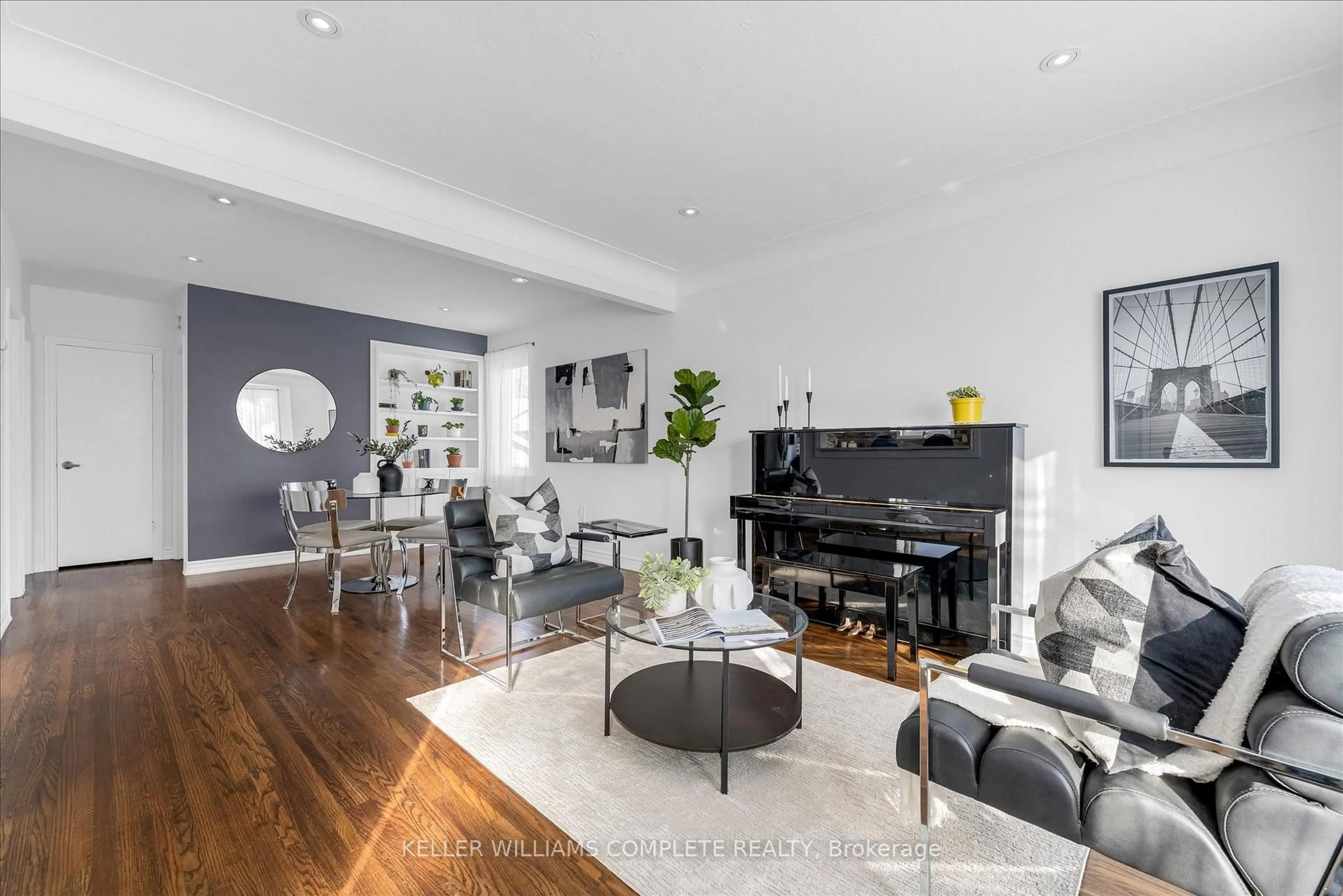 Living room with furniture, unknown for 120 EAST 43RD St, Hamilton Ontario L8T 3B9