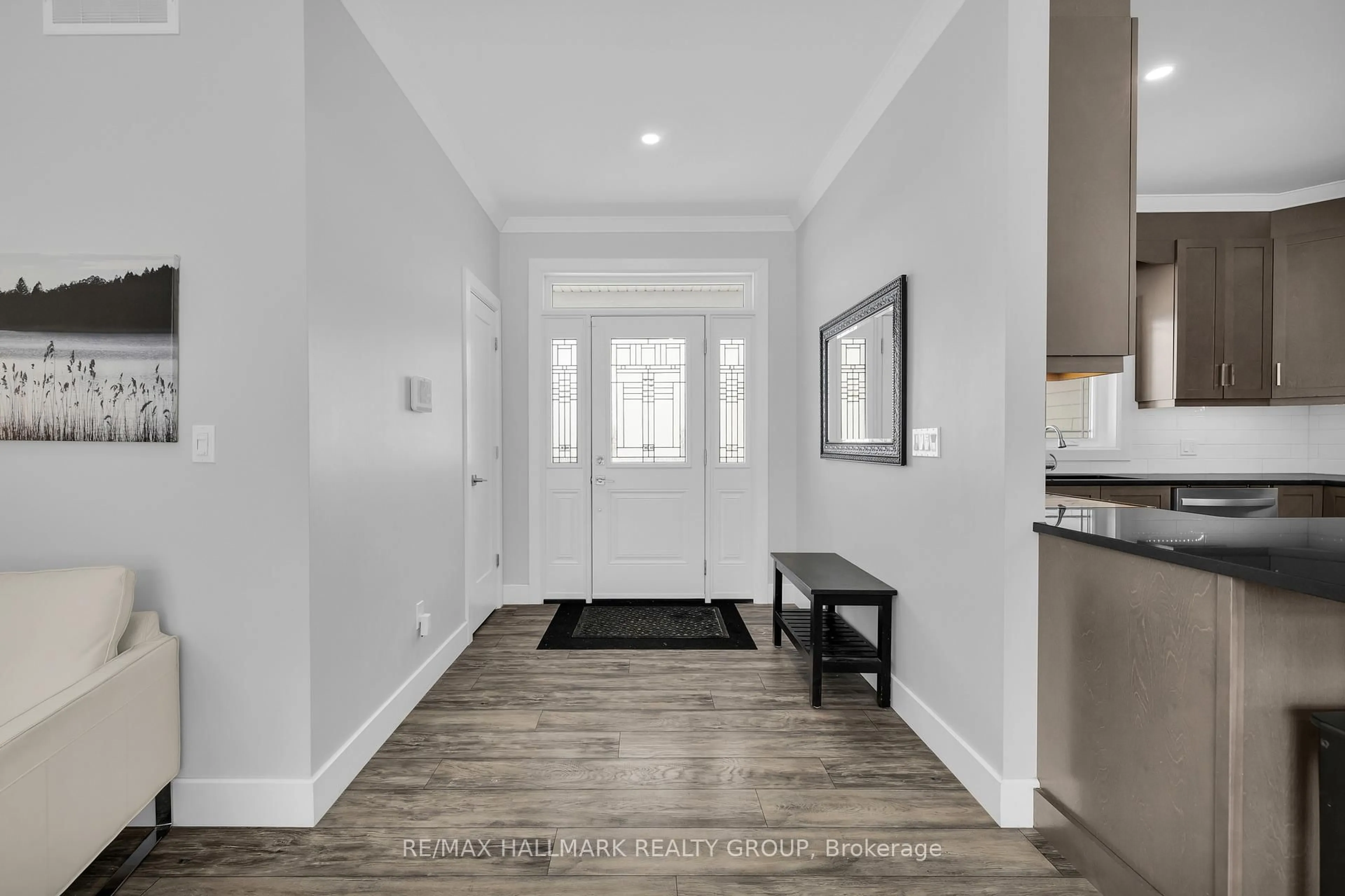 Indoor entryway for 1077 SHEARER Dr, Brockville Ontario K6V 7K1