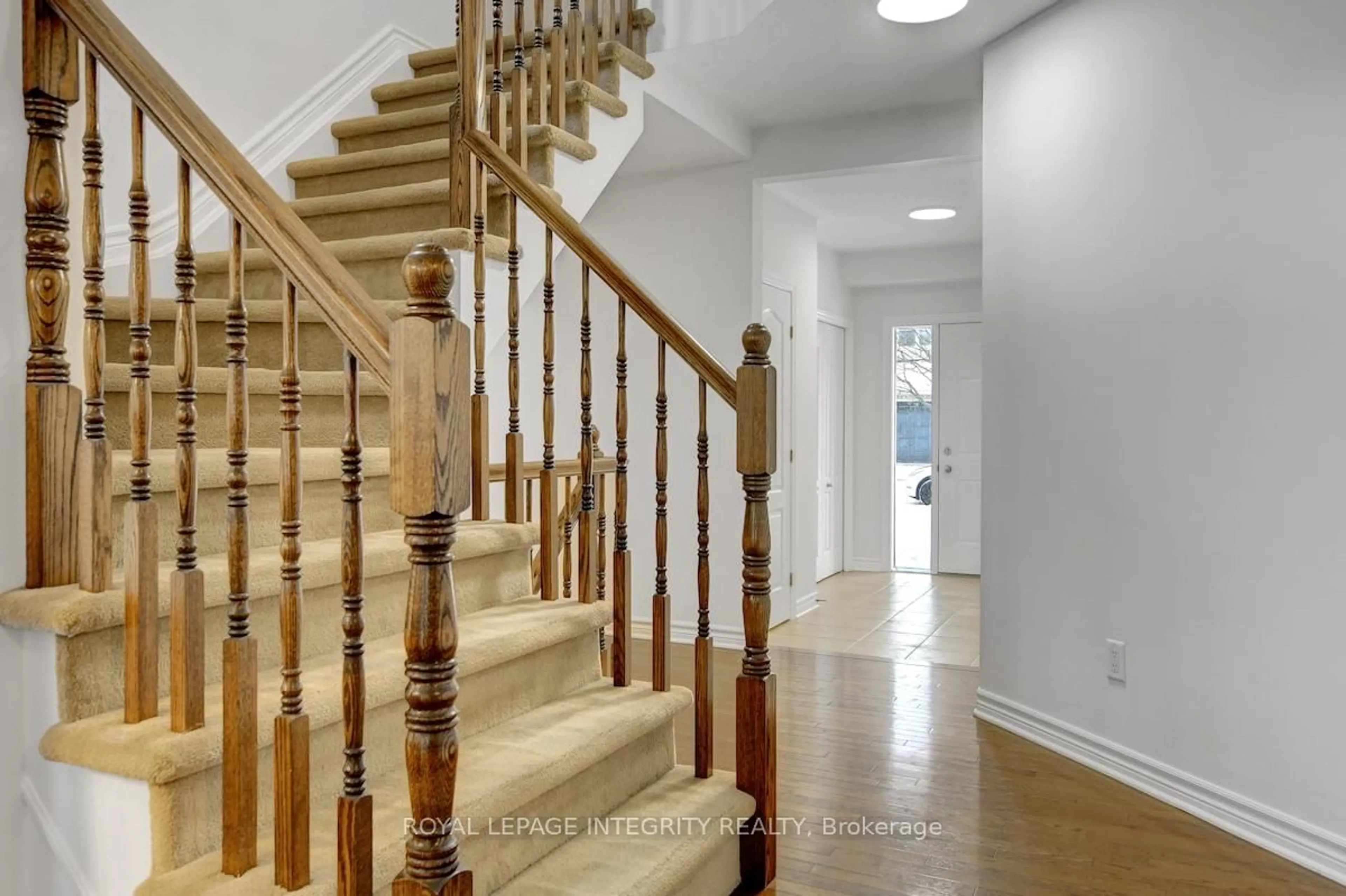 Unknown for 376 Horseshoe Cres, Stittsville Ontario K2S 0B5