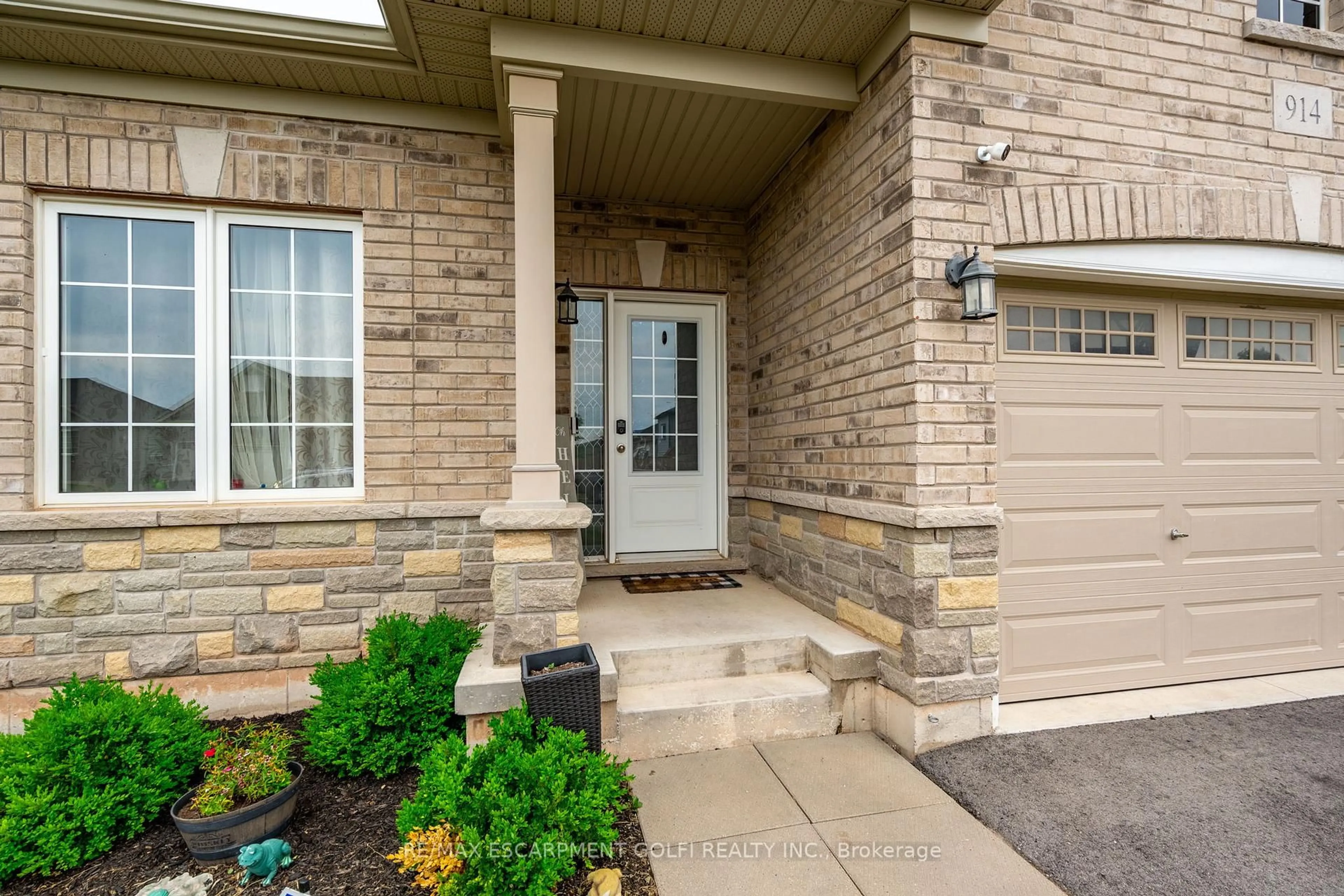 Unknown for 914 Burwell St, Fort Erie Ontario L2A 0E3