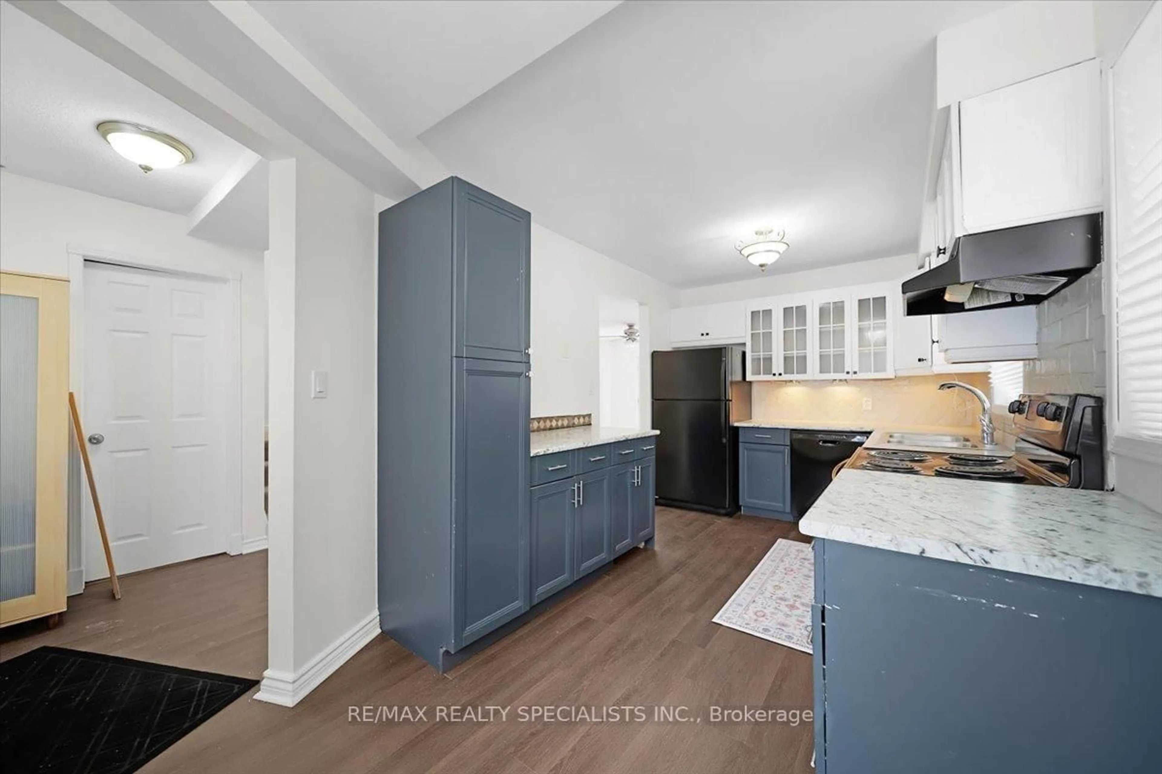 Unknown for 49 Canrobert St, Woodstock Ontario N4S 8W9