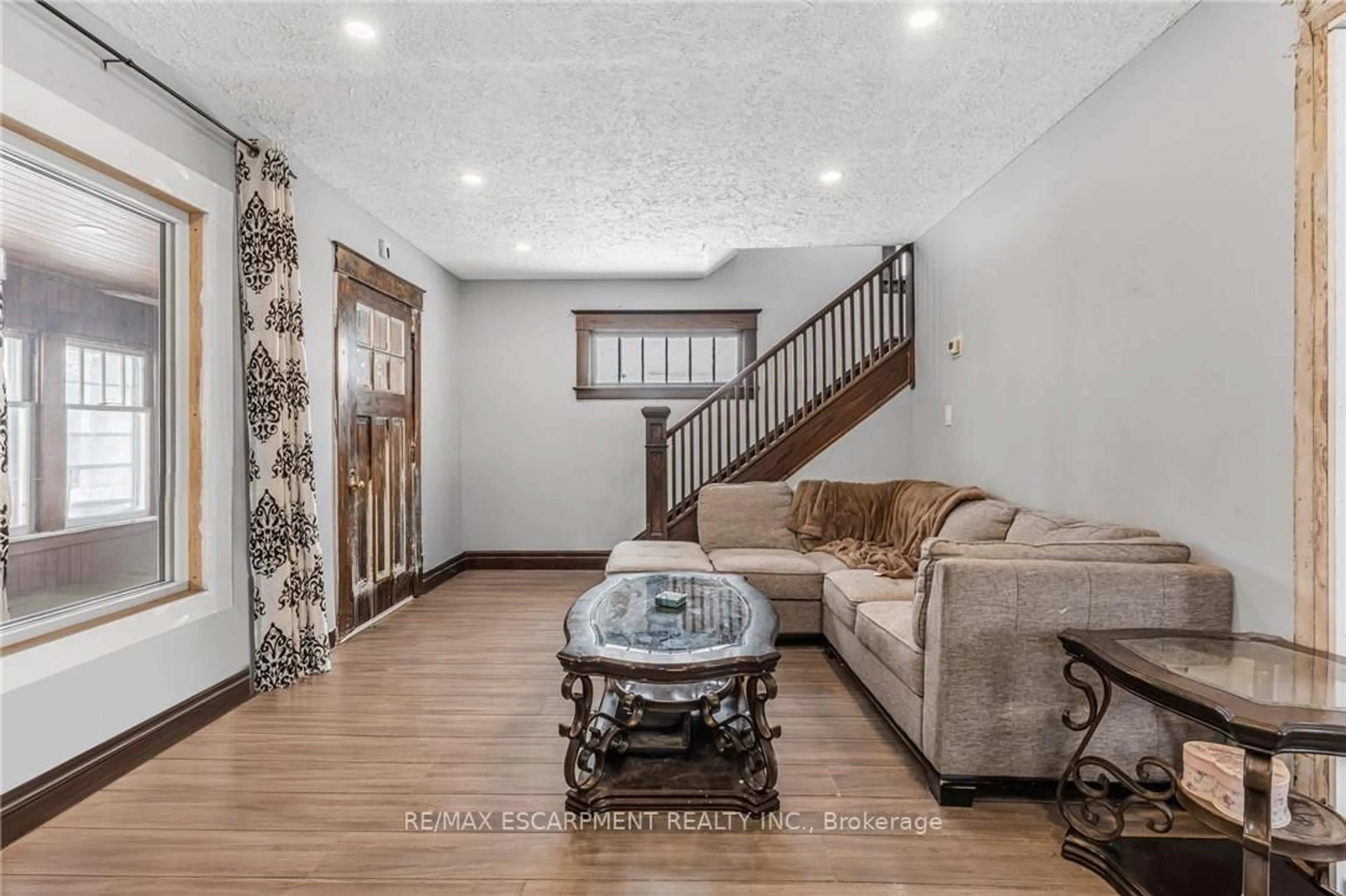 Unknown for 221 Bowen Rd, Fort Erie Ontario L2A 2Y6