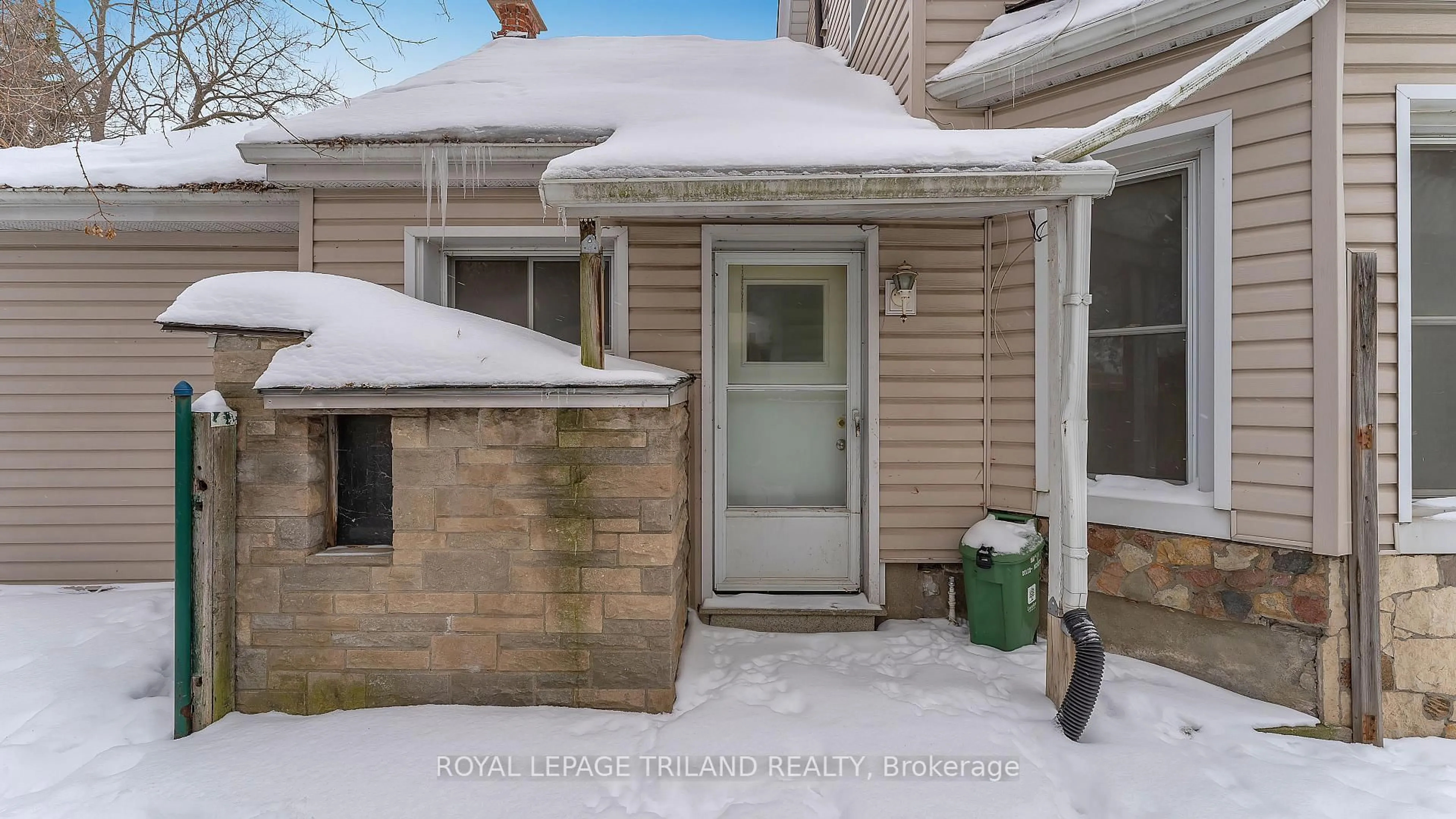 Unknown for 686 Elias St, London East Ontario N5W 3N7