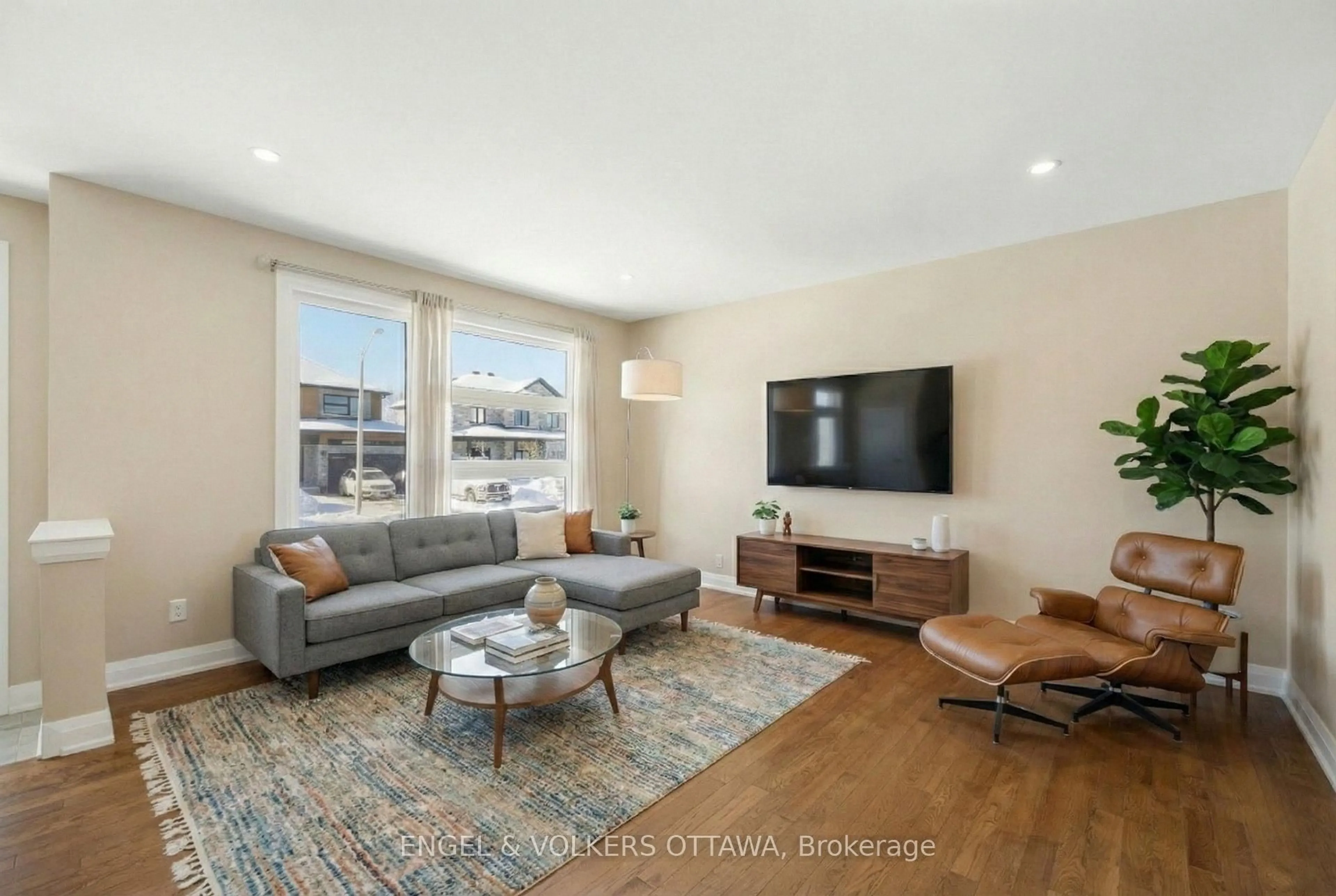 Living room with furniture, unknown for 661 Conservation St, Casselman Ontario K0A 1M0