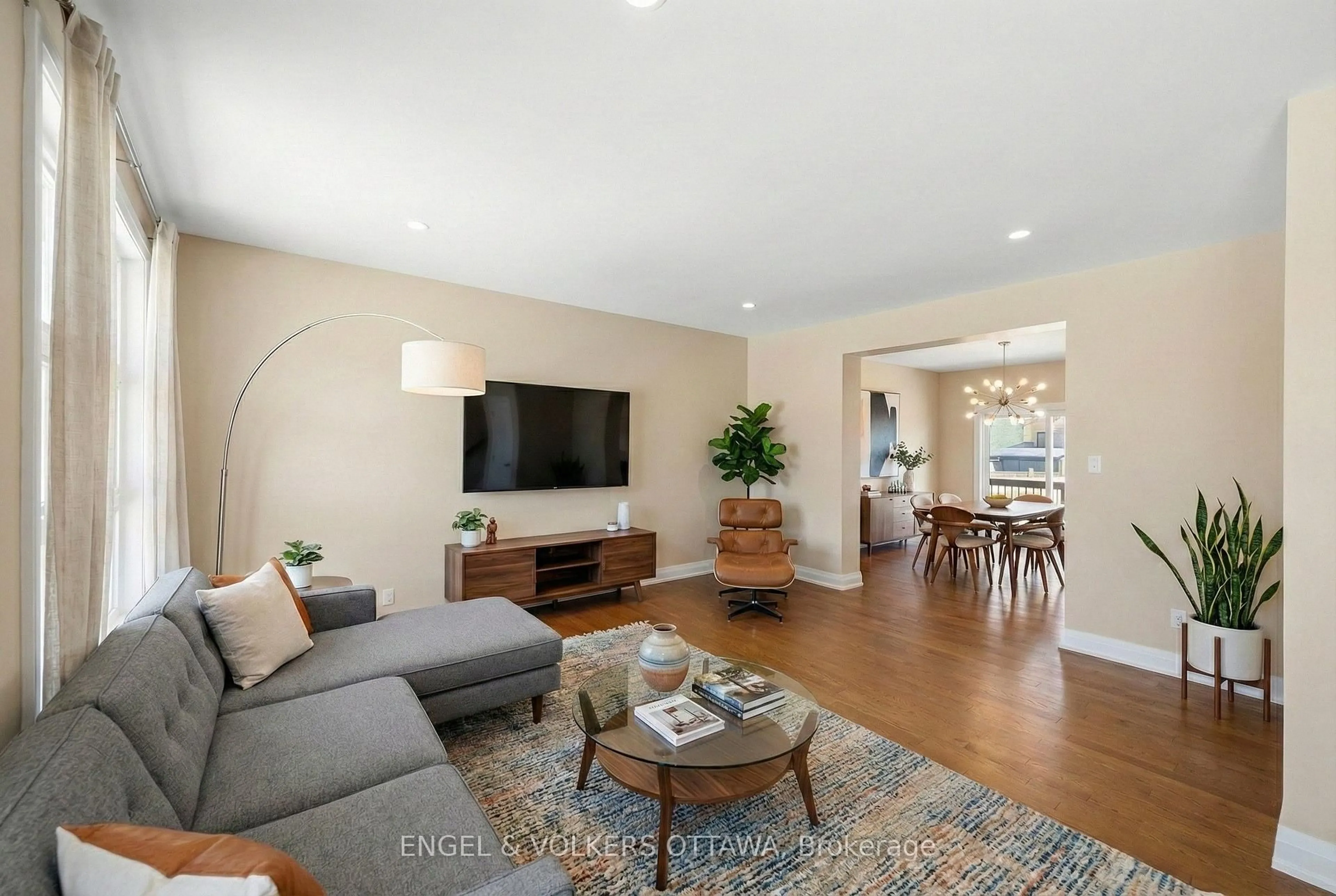 Living room with furniture, unknown for 661 Conservation St, Casselman Ontario K0A 1M0