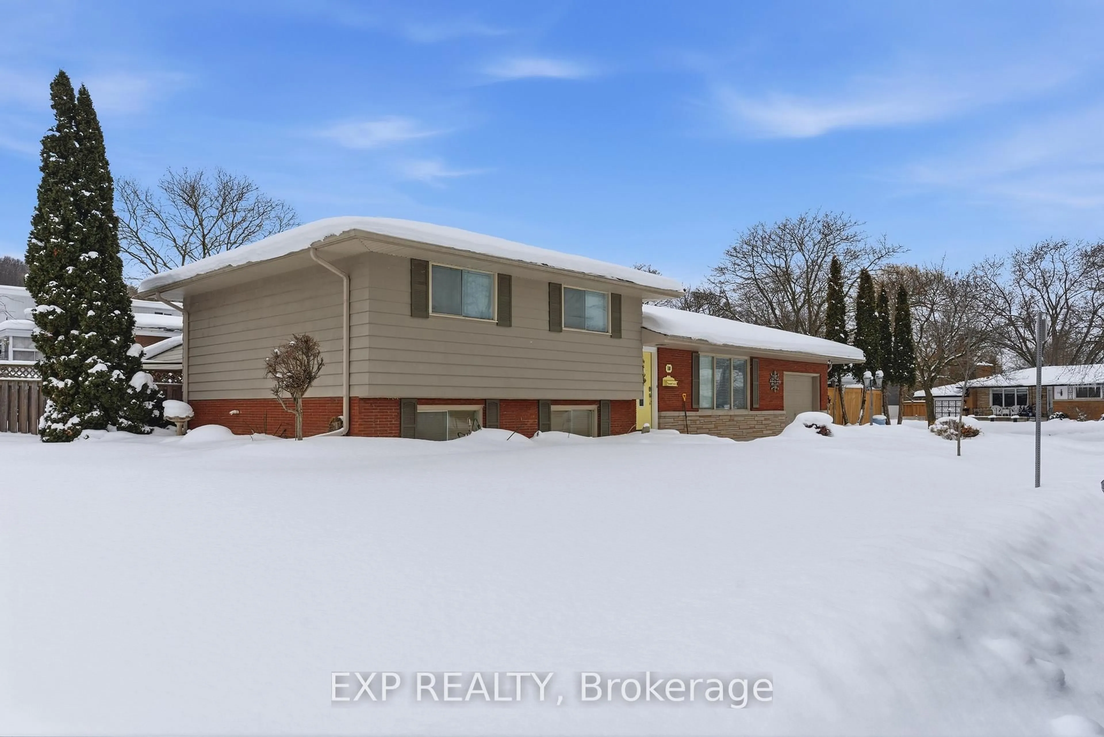 Unknown for 18 Queens Crt, St. Catharines Ontario L2T 2A9