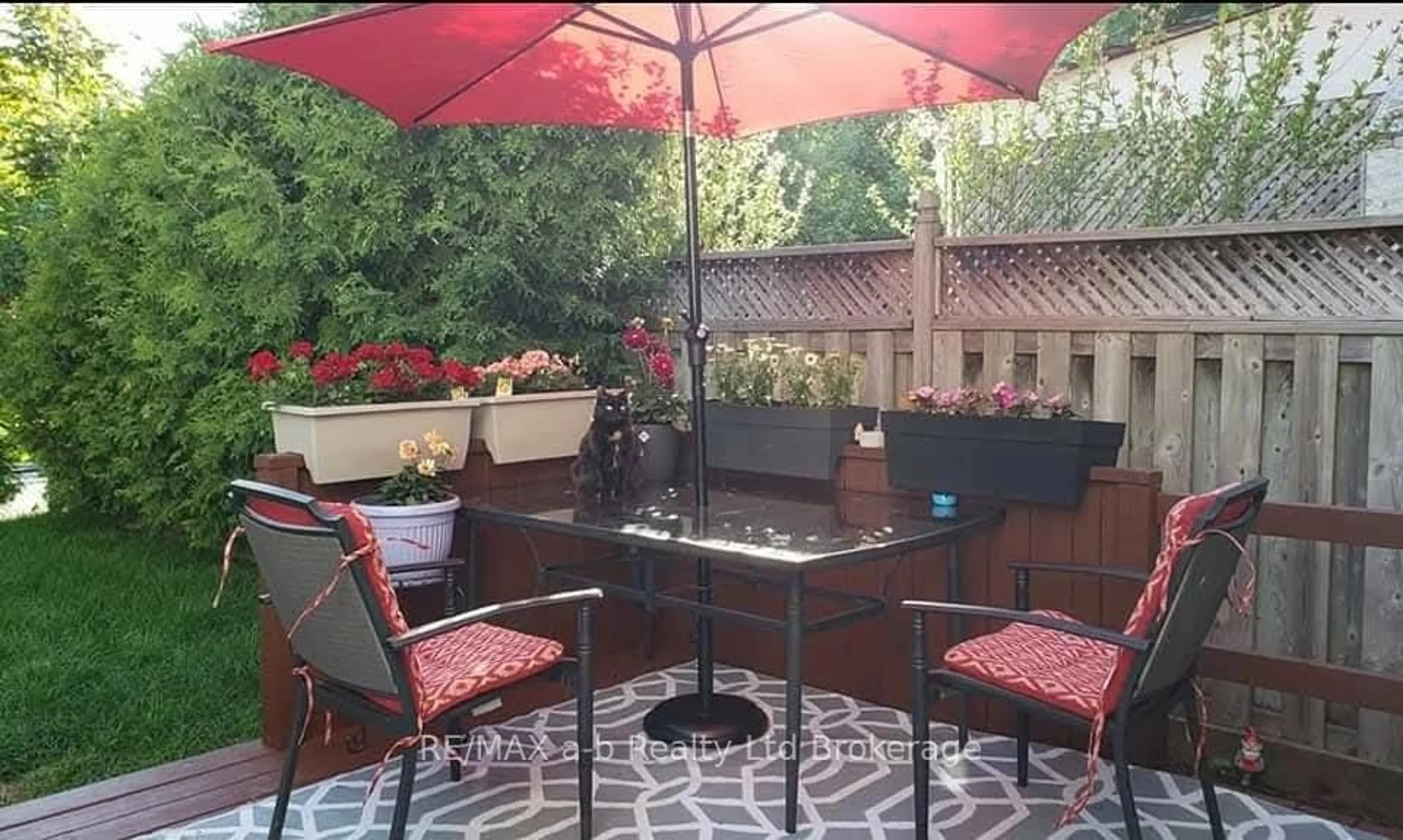 Patio, street for 72 Adswood Rd, London South Ontario N6E 2W1