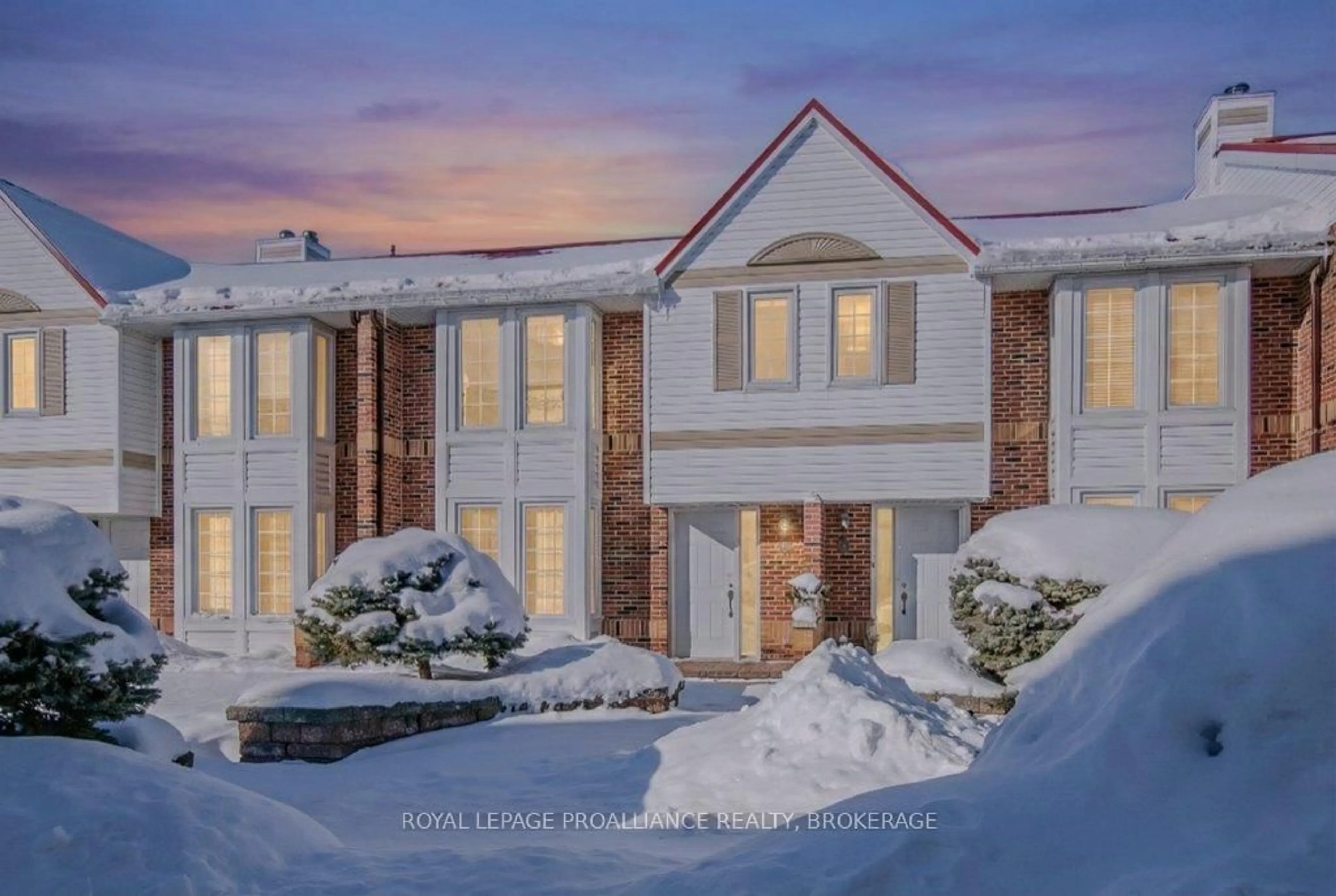 A pic from outside/outdoor area/front of a property/back of a property/a pic from drone, street for 1 Place D'armes #66, Kingston Ontario K7K 6S4